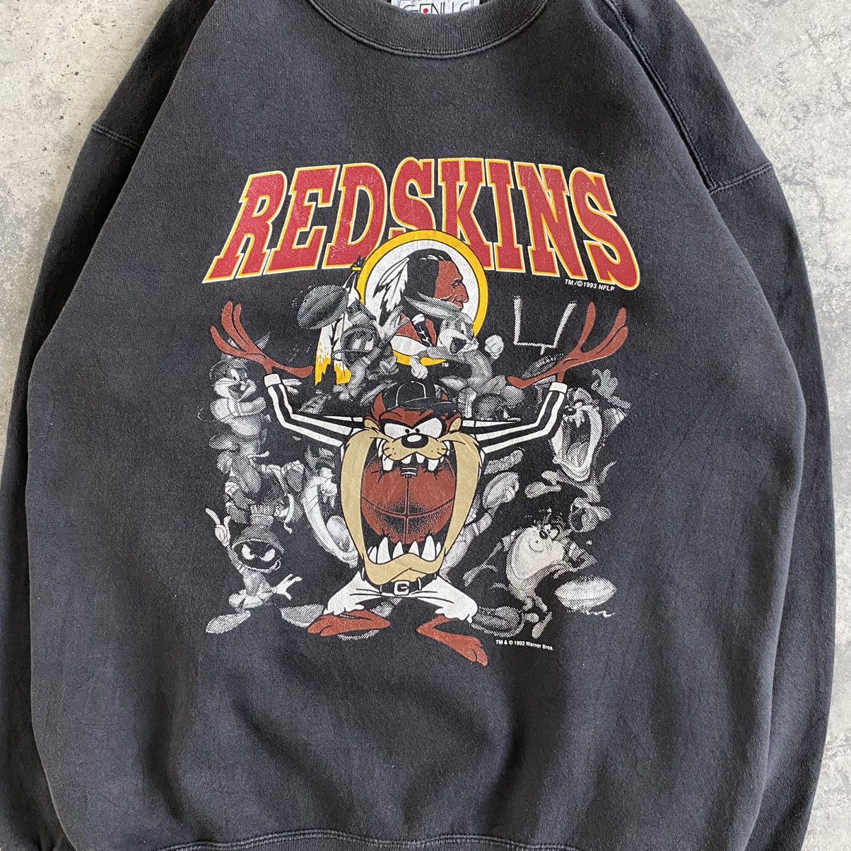 NFL × Vintage × Warner Bros VTG 90’s NFL Red Skins X Warner Bros Crewneck Faded Sweater Size US L / EU 52-54 / 3 - 3 Thumbnail