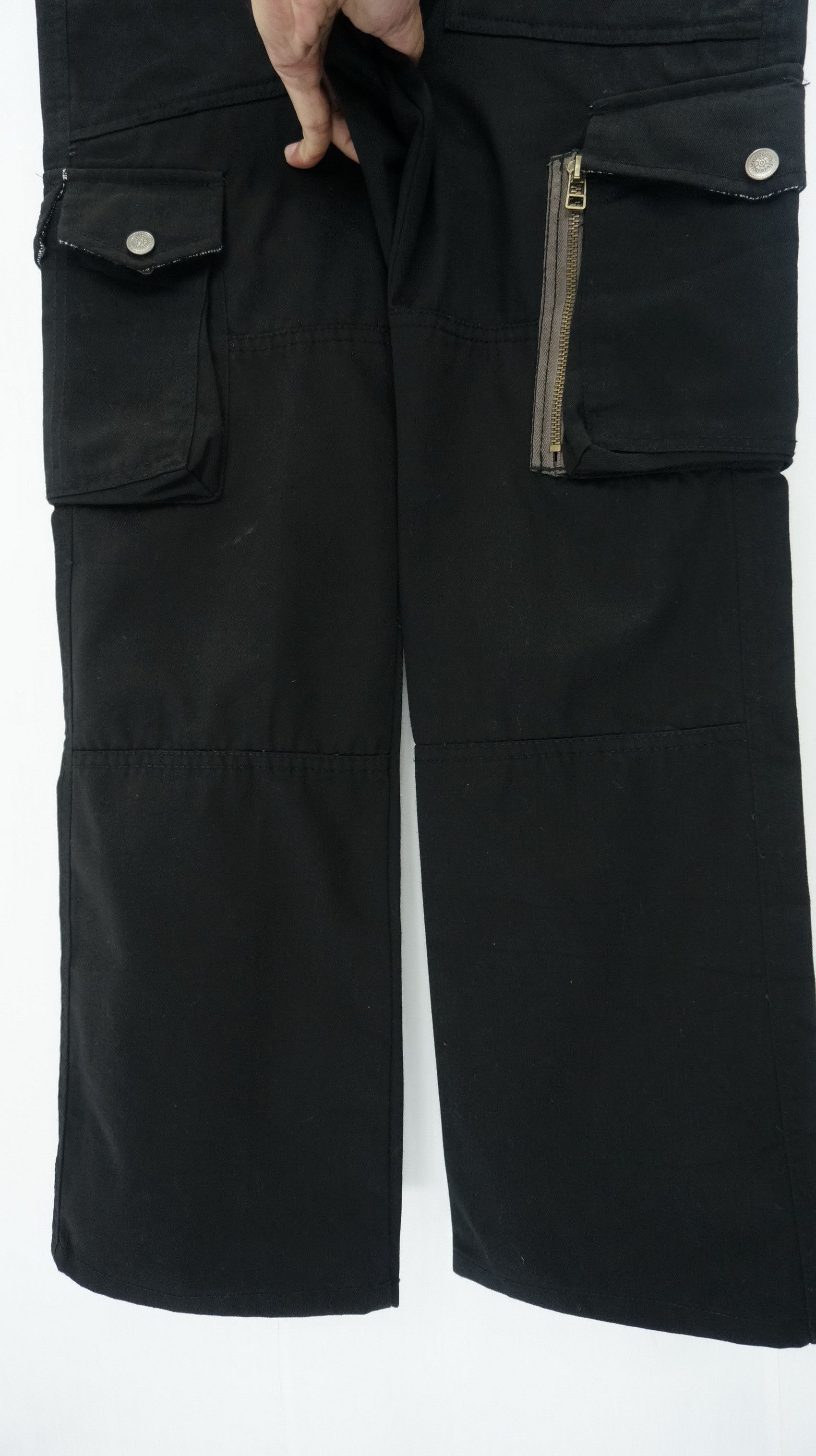 Japanese Brand Japan DOUBLE FOCUS Black Cargo Pants Size US 29 - 4 Thumbnail