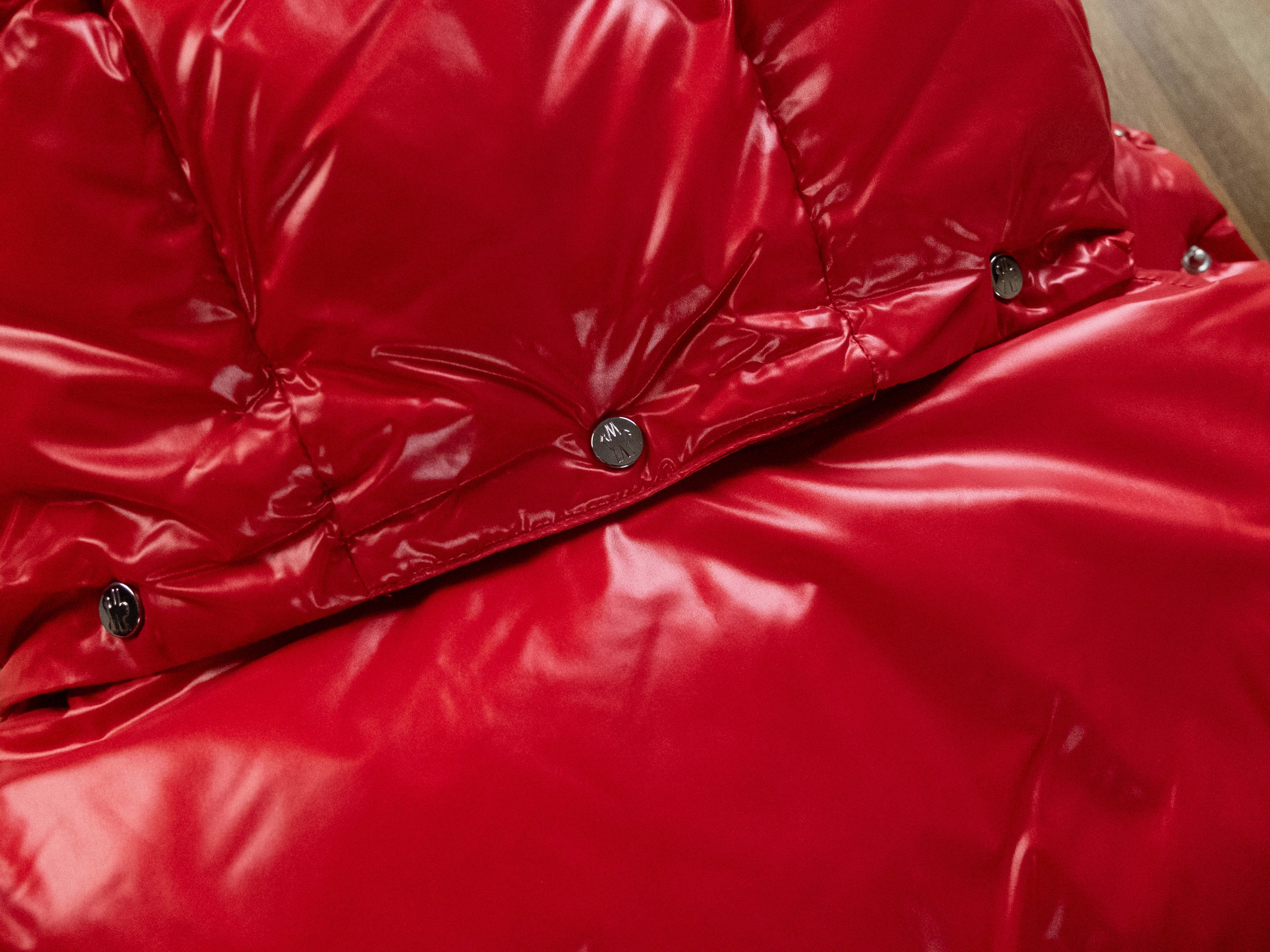Moncler MONCLER Gary red quilted down patch hooded jacket - 3XL / 6 Size US XXL / EU 58 / 5 - 18 Thumbnail