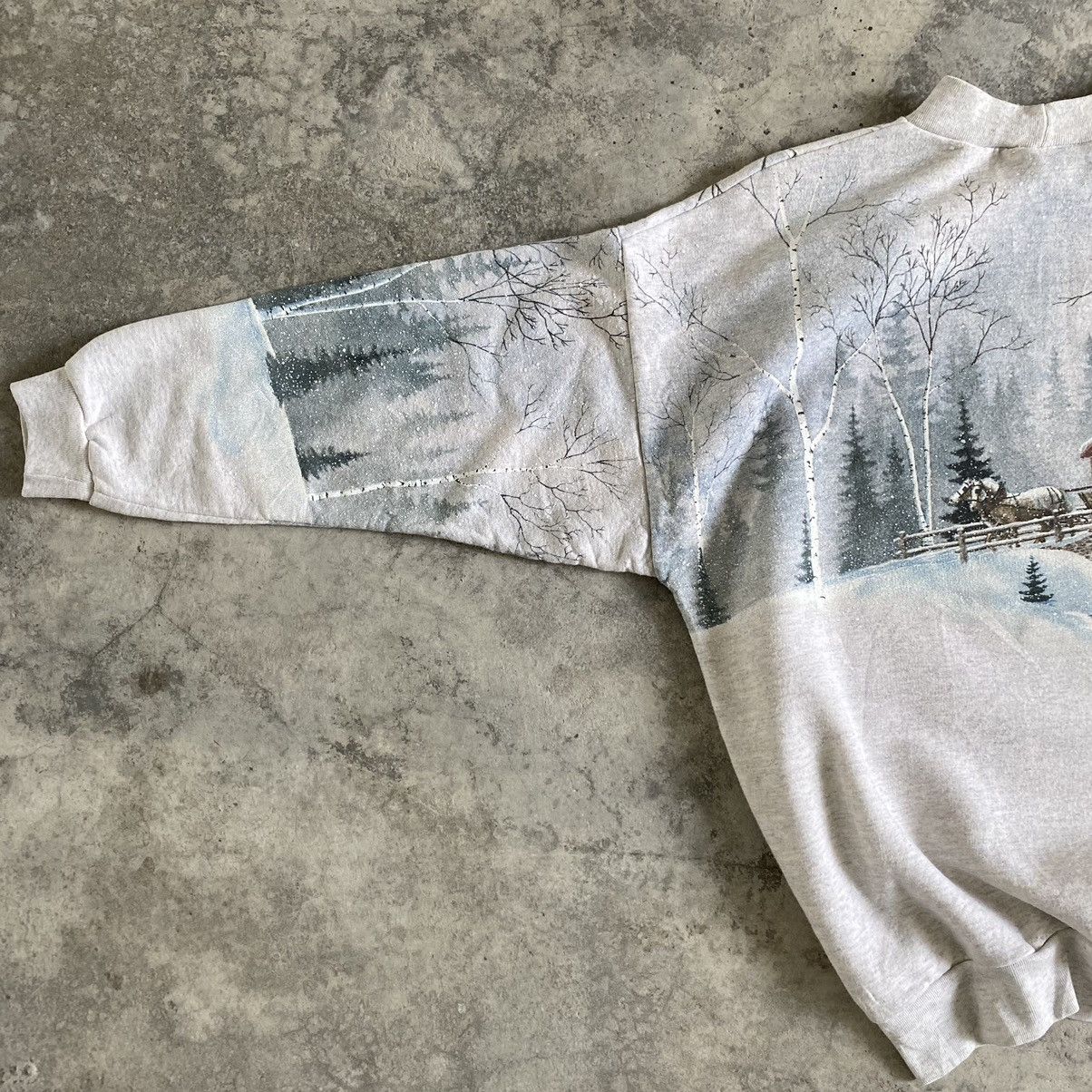 Vintage Vintage Snowy Mountain Over Print Crewneck Sweatshirt Size US L / EU 52-54 / 3 - 11 Thumbnail