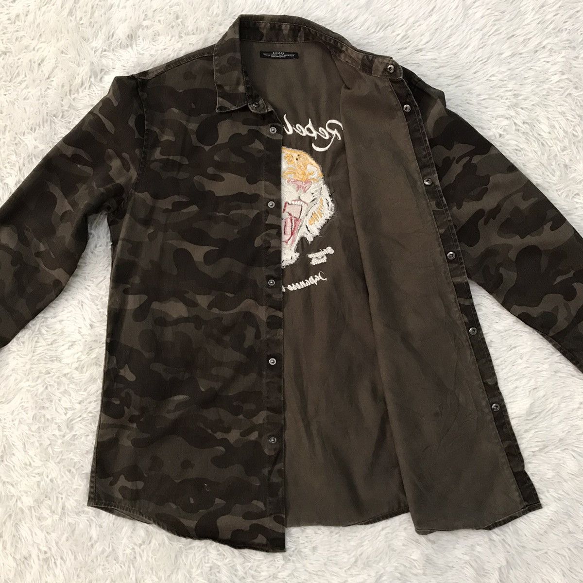 Bershka Rebel Tour 1981 Shungen Route Camo Button Up by Bershka Size US S / EU 44-46 / 1 - 12 Thumbnail