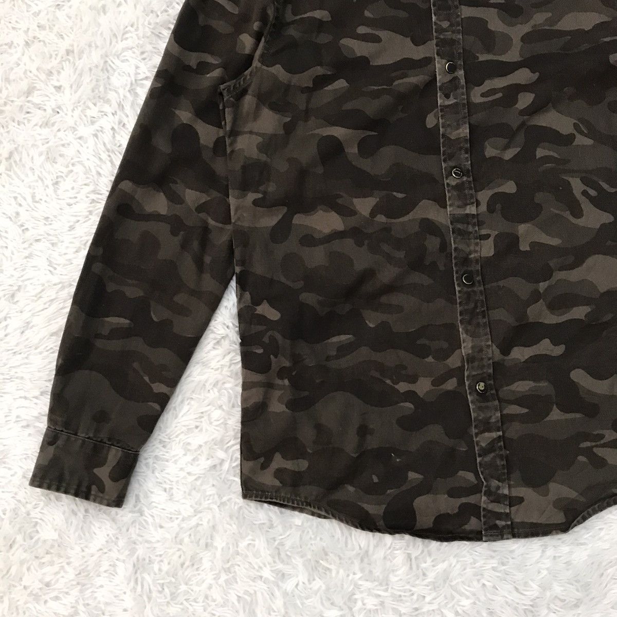Bershka Rebel Tour 1981 Shungen Route Camo Button Up by Bershka Size US S / EU 44-46 / 1 - 5 Thumbnail