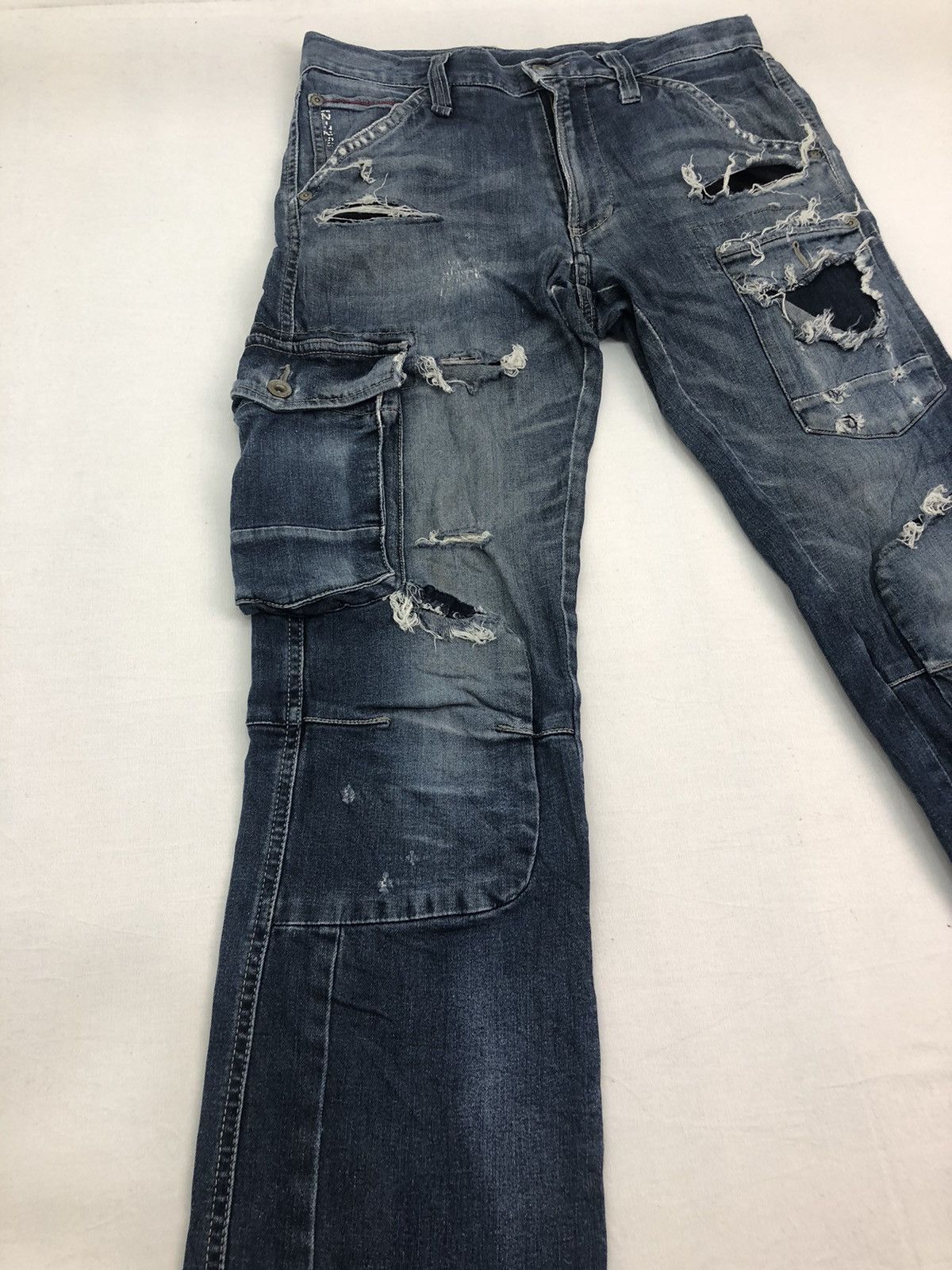 Japanese Brand Japanese IZ 7250 Distressed Denim Utility Multipocket Cargo Size US 30 / EU 46 - 3 Thumbnail