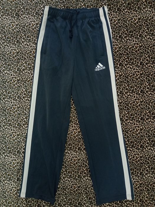 Adidas jogger outlet clip