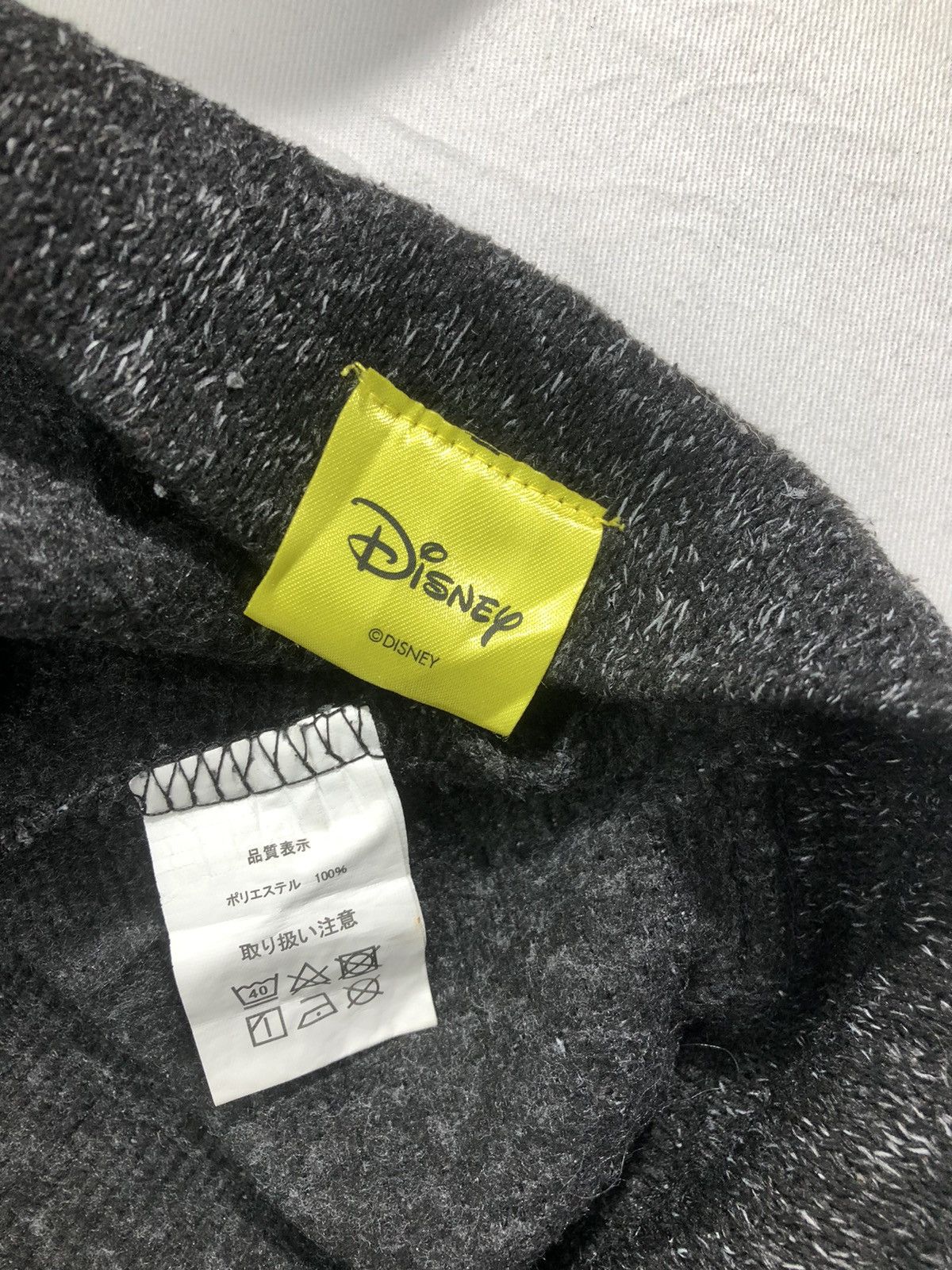 Disney Vintage Mickey Mouse faded pull over sweater Size US L / EU 52-54 / 3 - 7 Thumbnail