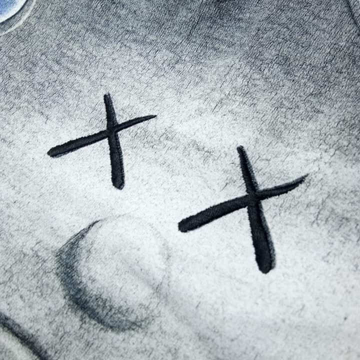 Devilock × Kaws Visuall Kaws X Devilock Palm Boy Tshirts Size US L / EU 52-54 / 3 - 2 Thumbnail
