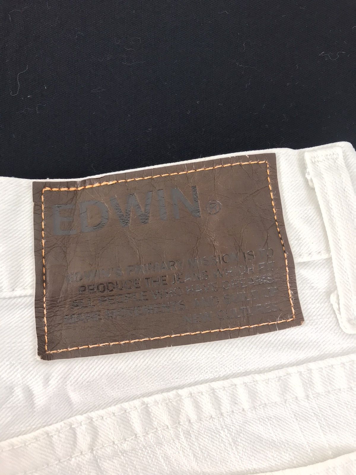 Edwin × Vintage Edwin Short Pant White Denim Jeans Pant Street Fashion Size US 31 - 6 Thumbnail