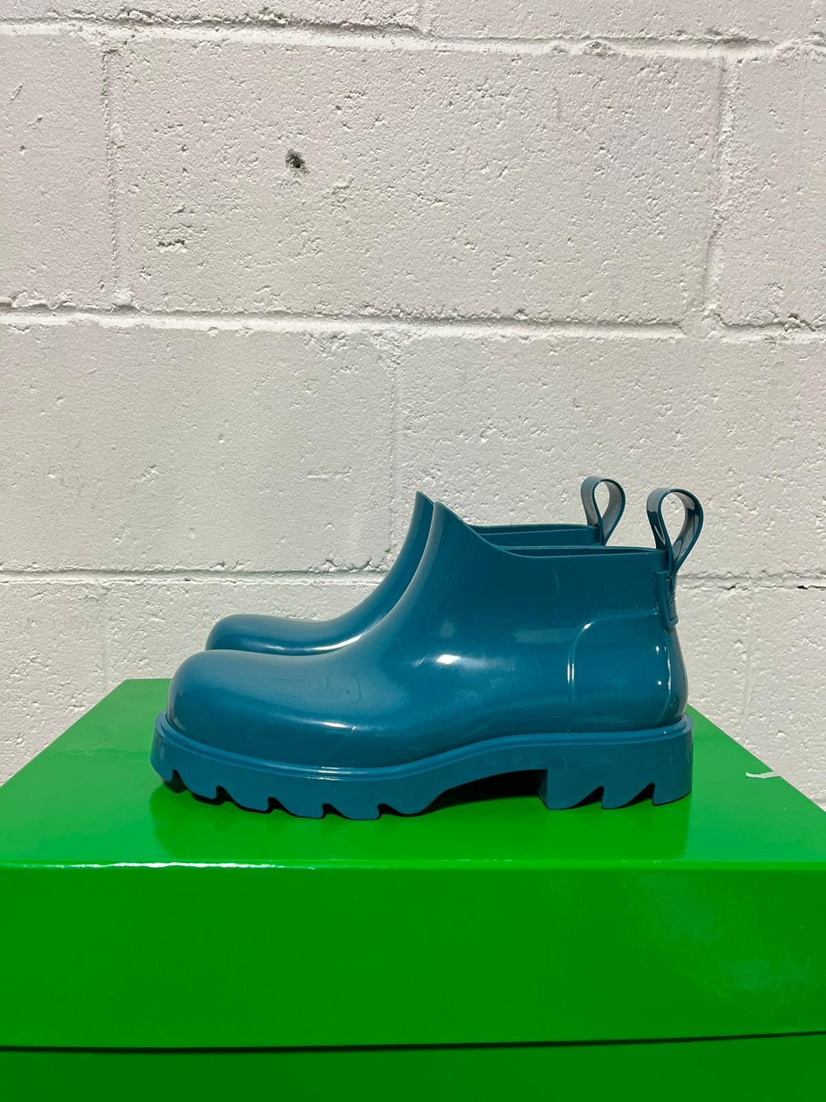 Bottega Veneta o1rshd Stride Shiny Rubber Mid Top Boots in Blaster Size US 7 / EU 40 - 8 Thumbnail