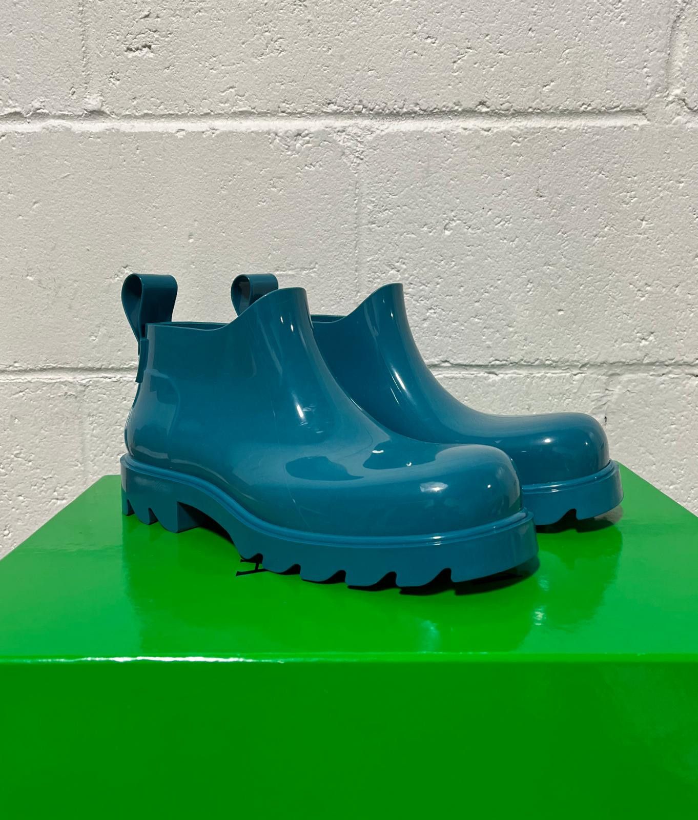 Bottega Veneta o1rshd Stride Shiny Rubber Mid Top Boots in Blaster Size US 7 / EU 40 - 1 Thumbnail