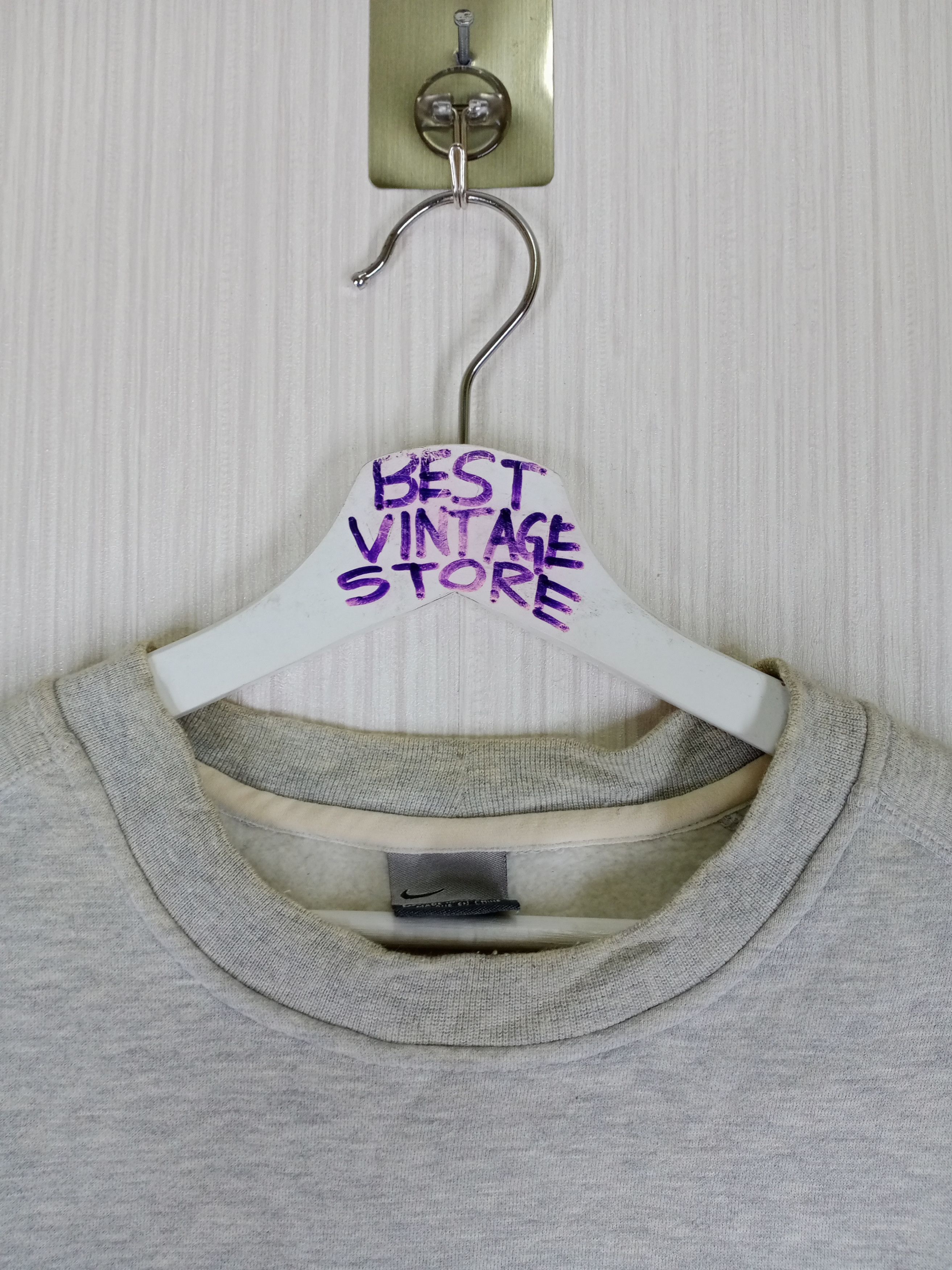 Nike Vintage Nike Center swoosh Small Logo Sweatshirt Size US L / EU 52-54 / 3 - 3 Thumbnail