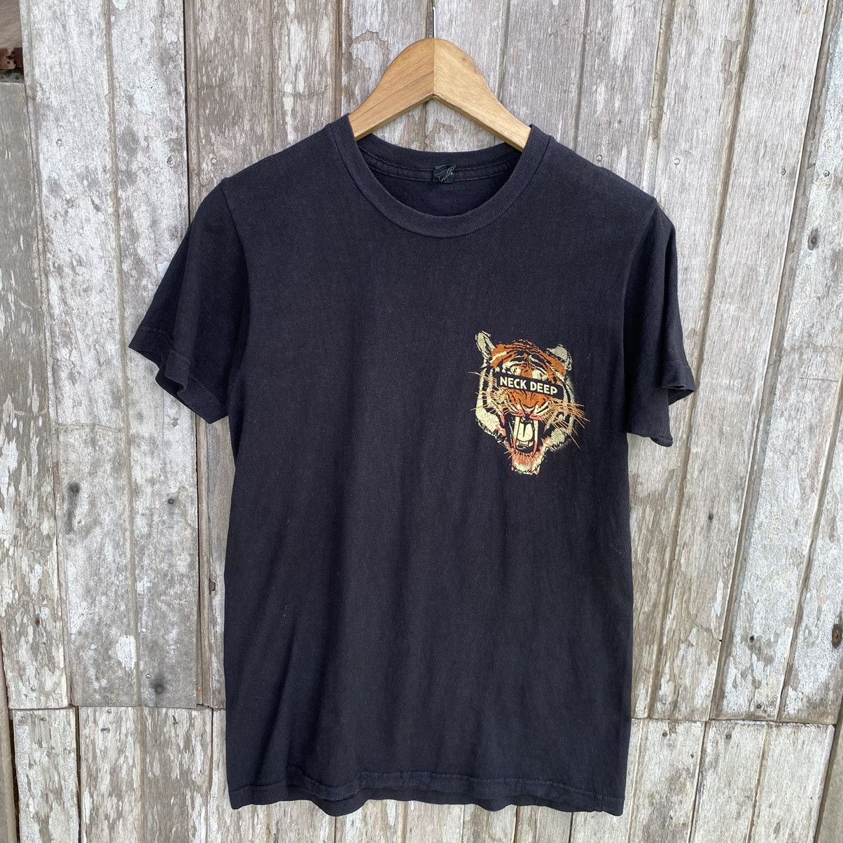 Band Tees Thrashed Faded Neck Deep PUNK EMO ERD GRUNGE TEE Size US S / EU 44-46 / 1 - 2 Thumbnail
