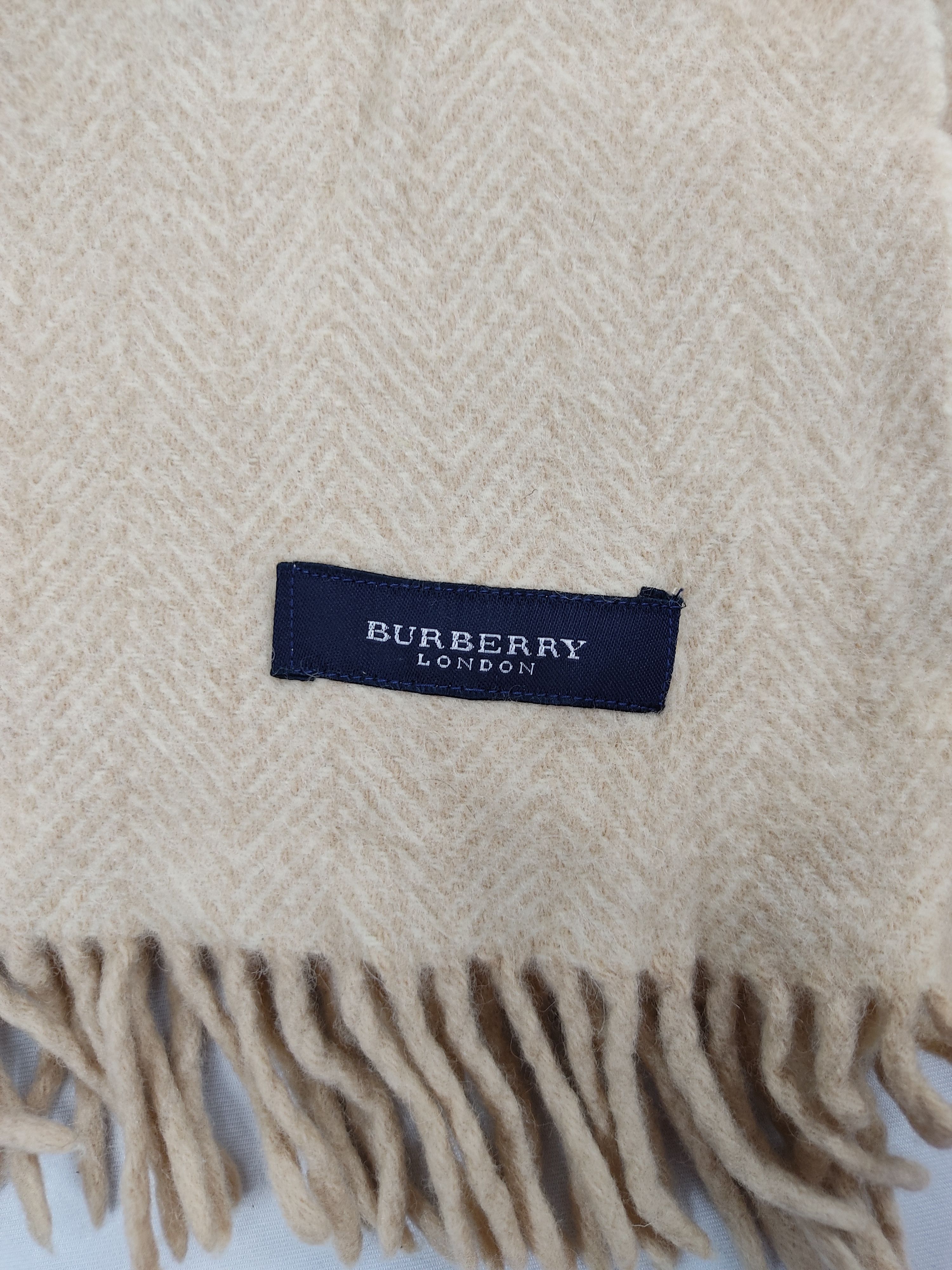 Burberry BURBERRY London Burberrys Embroidery Logo Prorsum Muffler Size ONE SIZE - 2 Thumbnail