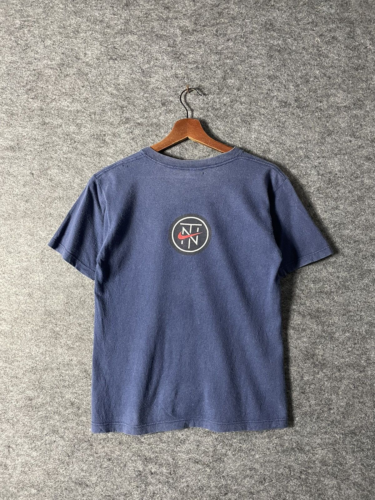 Nike VINTAGE Y2K NIKE TOWN SHIRT Size US S / EU 44-46 / 1 - 3 Thumbnail