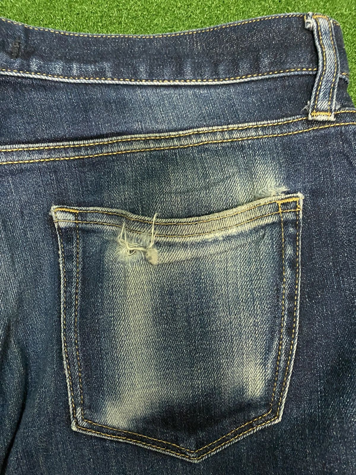 Japanese Brand DISTRESSED UNIQLO SELVAGE DENIM Size US 32 / EU 48 - 12 Thumbnail