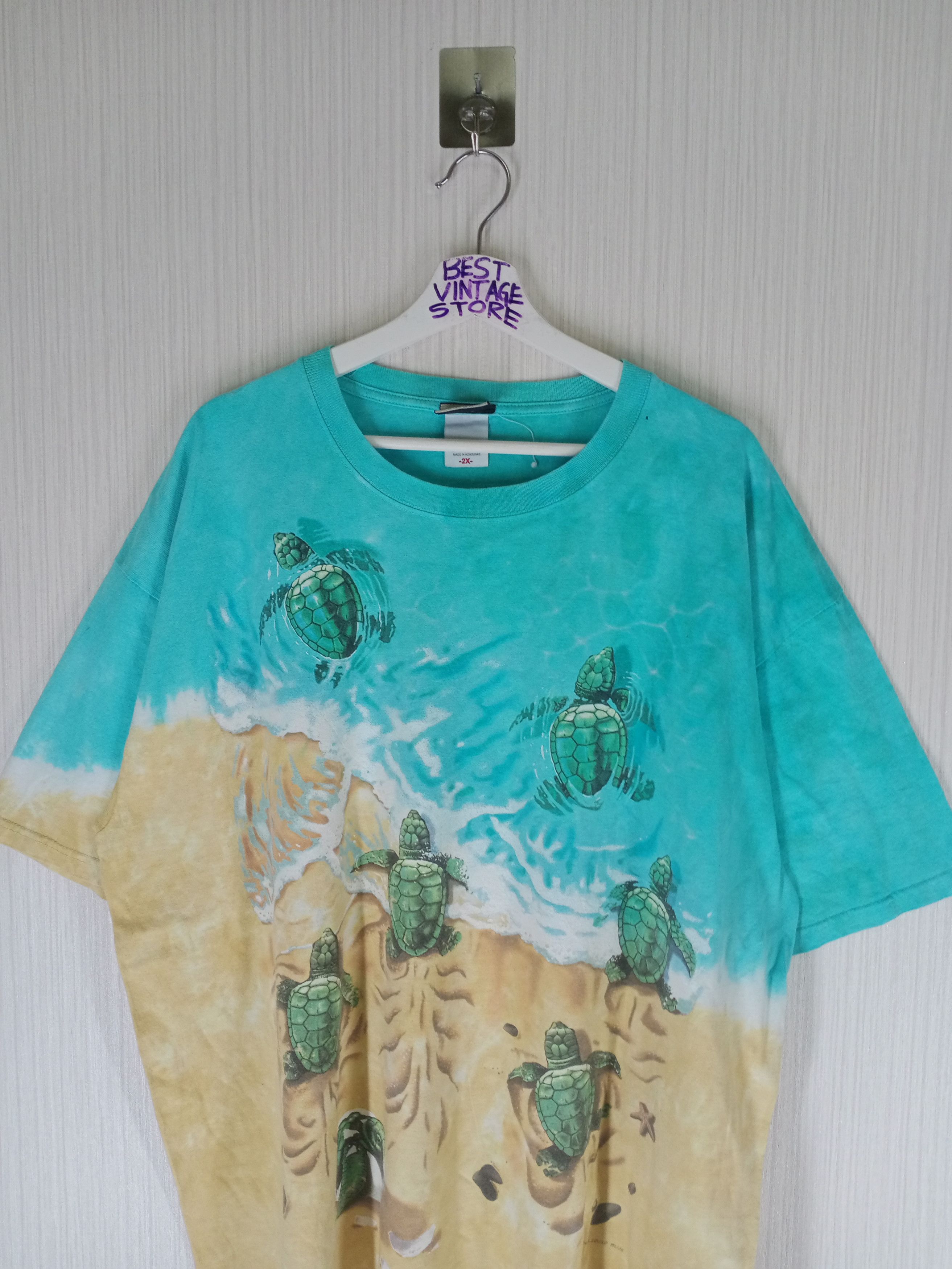 Liquid Blue Vintage 1996 Liquid Blue Cayman Turtle Tee Size US XXL / EU 58 / 5 - 2 Thumbnail