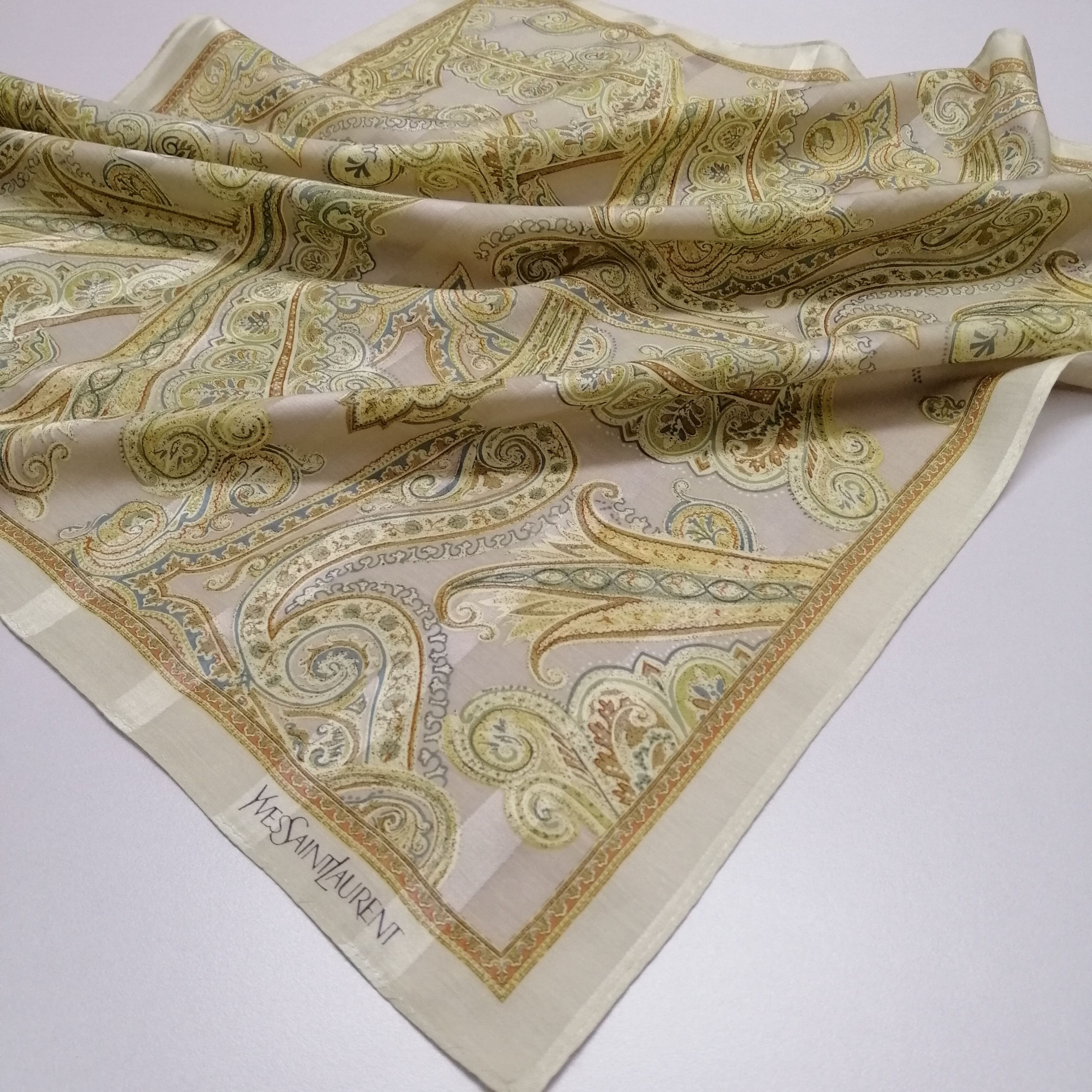 Vintage Yves Saint Laurent Handkerchief/Neckerchief/Bandana-KD2341 Size ONE SIZE - 3 Thumbnail