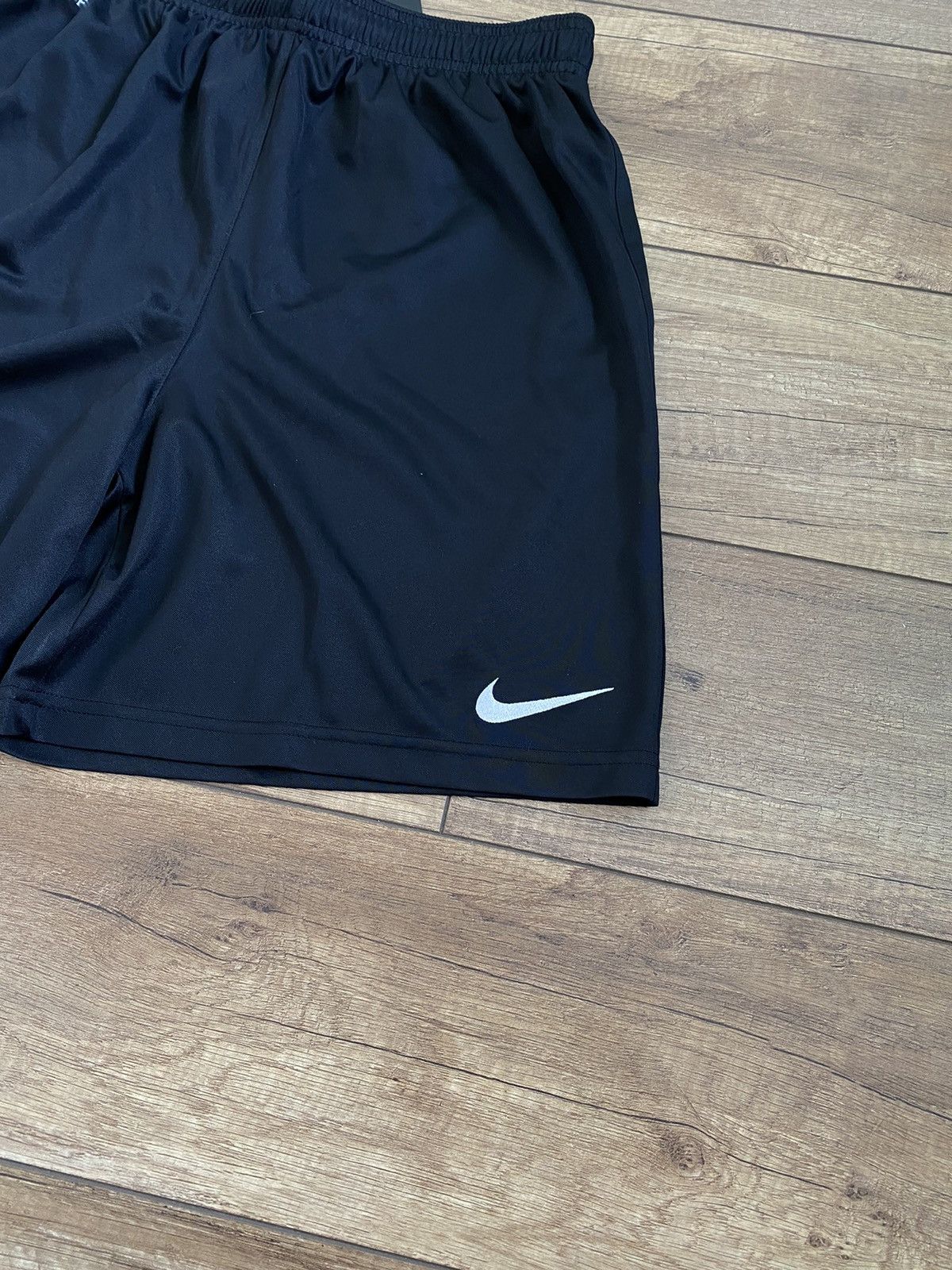 Nike Vintage Nike Training Swoosh Shorts Size US 30 / EU 46 - 5 Thumbnail