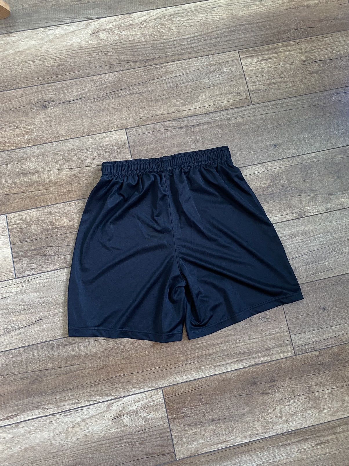 Nike Vintage Nike Training Swoosh Shorts Size US 30 / EU 46 - 6 Thumbnail