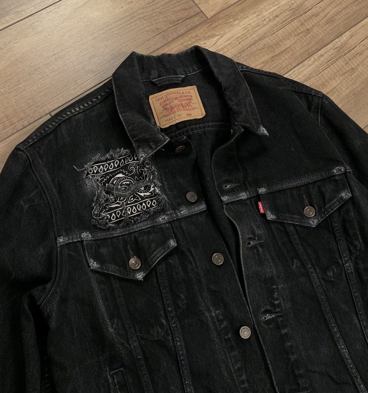 Levi's VINTAGE Levi’s Custom Bandana Distress Trucker Denim Jacket Size US L / EU 52-54 / 3 - 2 Thumbnail
