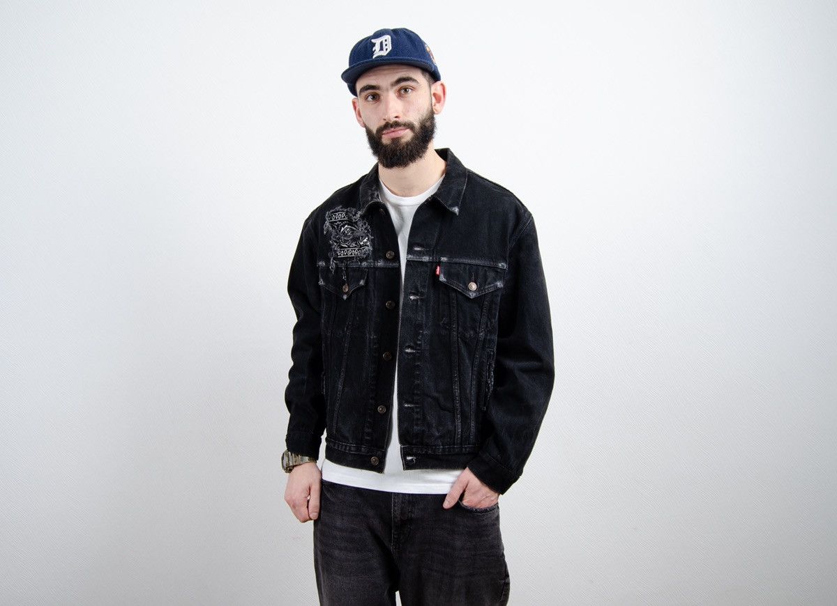 Levi's VINTAGE Levi’s Custom Bandana Distress Trucker Denim Jacket Size US L / EU 52-54 / 3 - 1 Thumbnail