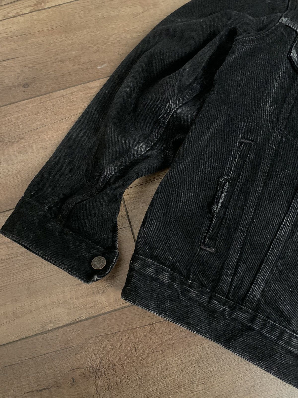 Levi's VINTAGE Levi’s Custom Bandana Distress Trucker Denim Jacket Size US L / EU 52-54 / 3 - 9 Thumbnail