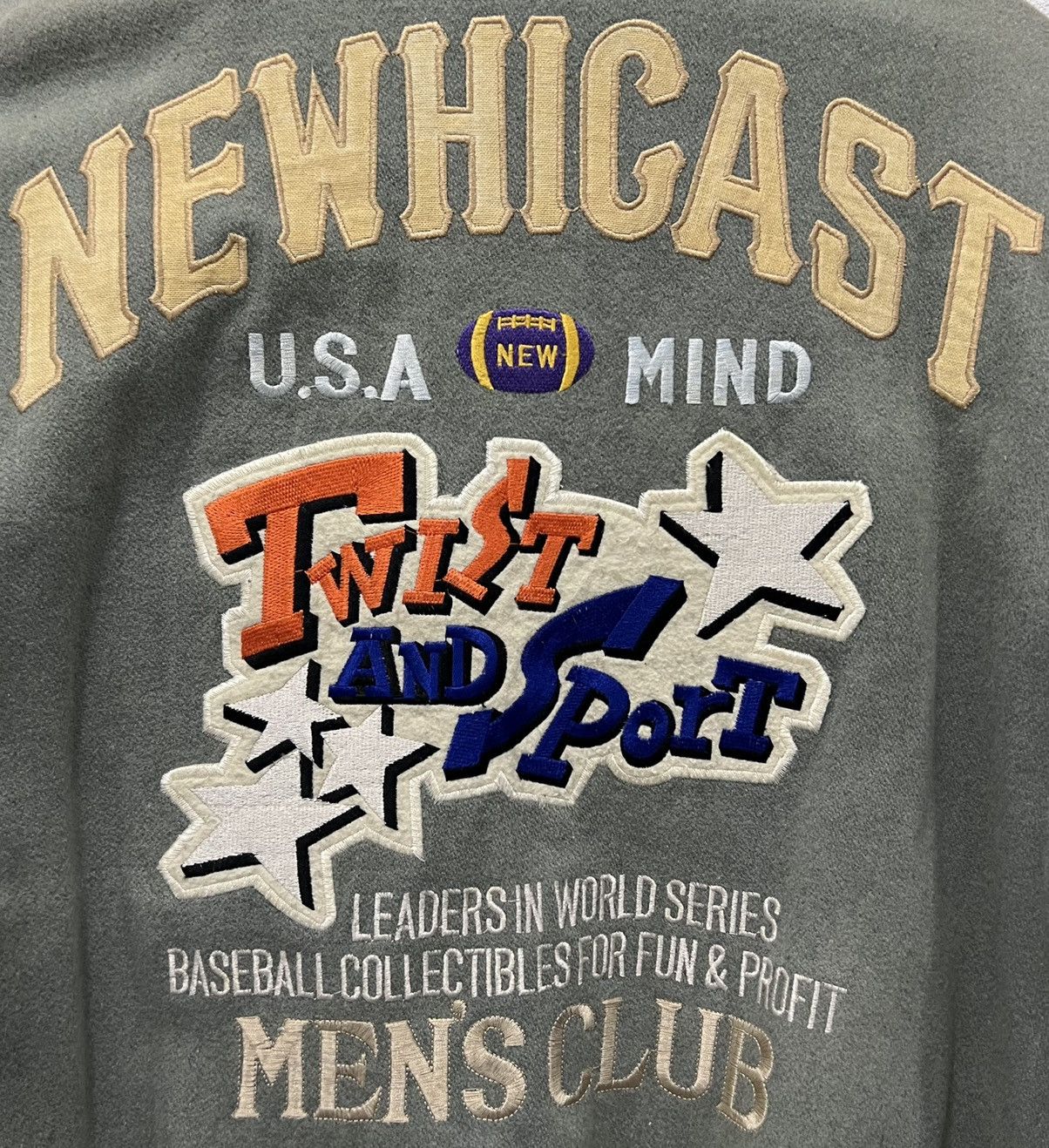 Vintage VINTAGE HICAST CLUB SPORTS WEAR DIVISION VARSITY JACKET Size US L / EU 52-54 / 3 - 6 Thumbnail