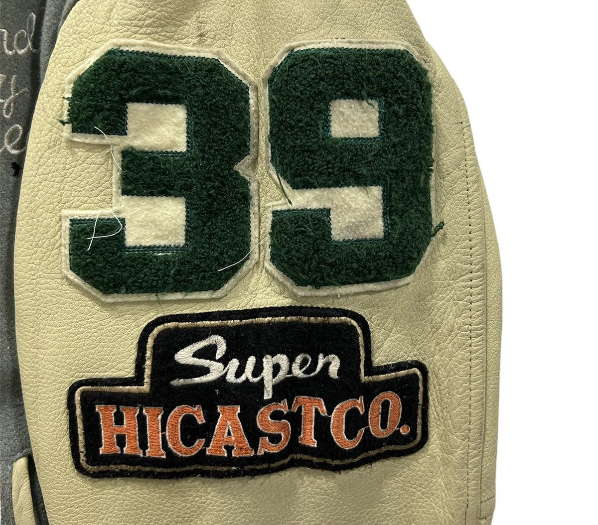 Vintage VINTAGE HICAST CLUB SPORTS WEAR DIVISION VARSITY JACKET Size US L / EU 52-54 / 3 - 10 Thumbnail