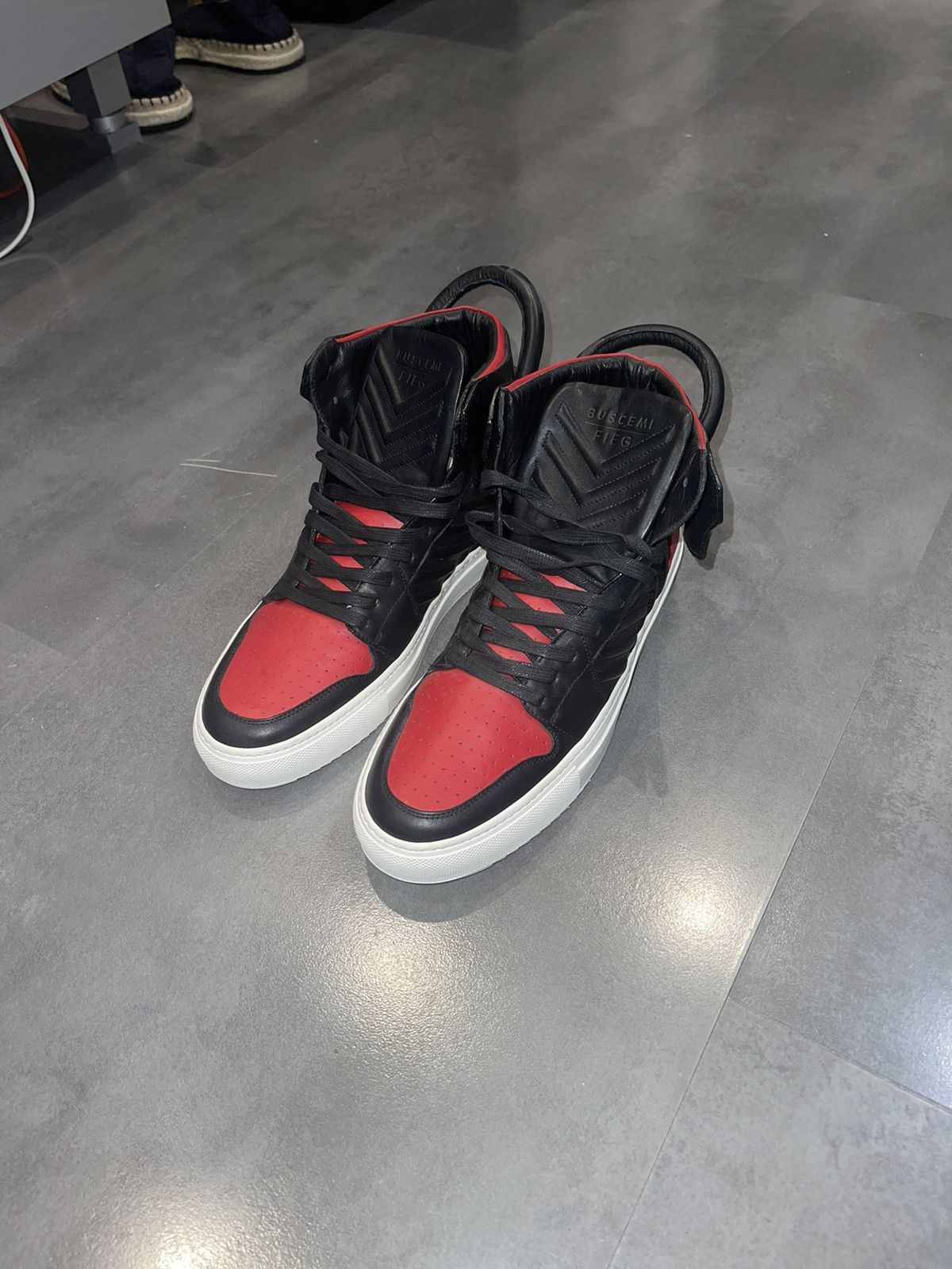 Buscemi Buscemi x Ronnie Fieg x Kith NYC Black Red Bred Sneakers Size US 8 / EU 41 - 4 Thumbnail