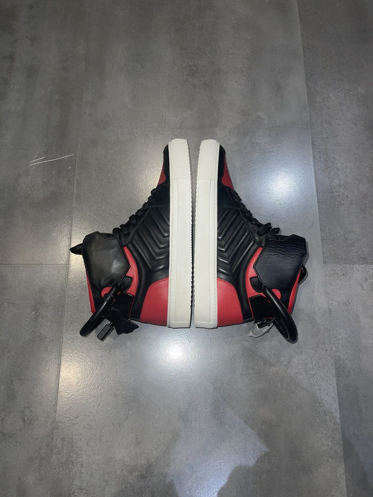Buscemi Buscemi x Ronnie Fieg x Kith NYC Black Red Bred Sneakers Size US 8 / EU 41 - 2 Thumbnail