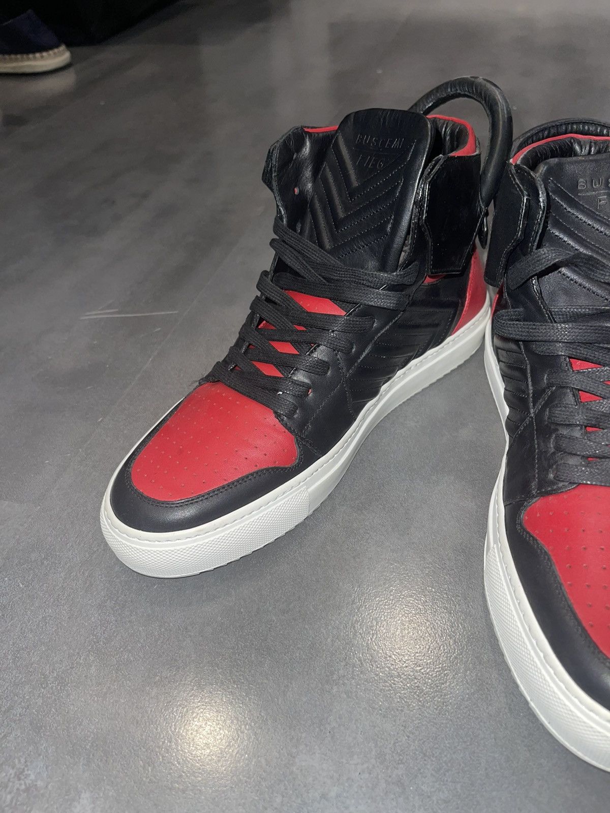 Buscemi Buscemi x Ronnie Fieg x Kith NYC Black Red Bred Sneakers Size US 8 / EU 41 - 8 Thumbnail