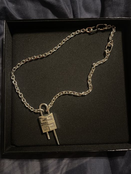 Lock Chain Necklace in Silver - Givenchy