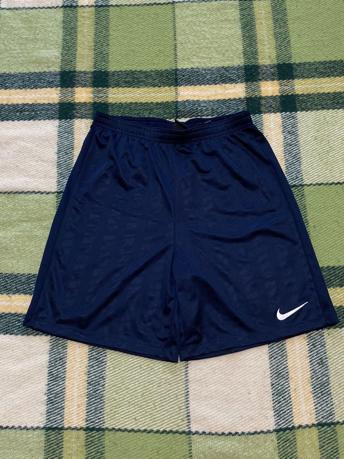 Nike Vintage Nike shorts streetwear swoosh casual y2k size S Size US 30 / EU 46 - 1 Thumbnail