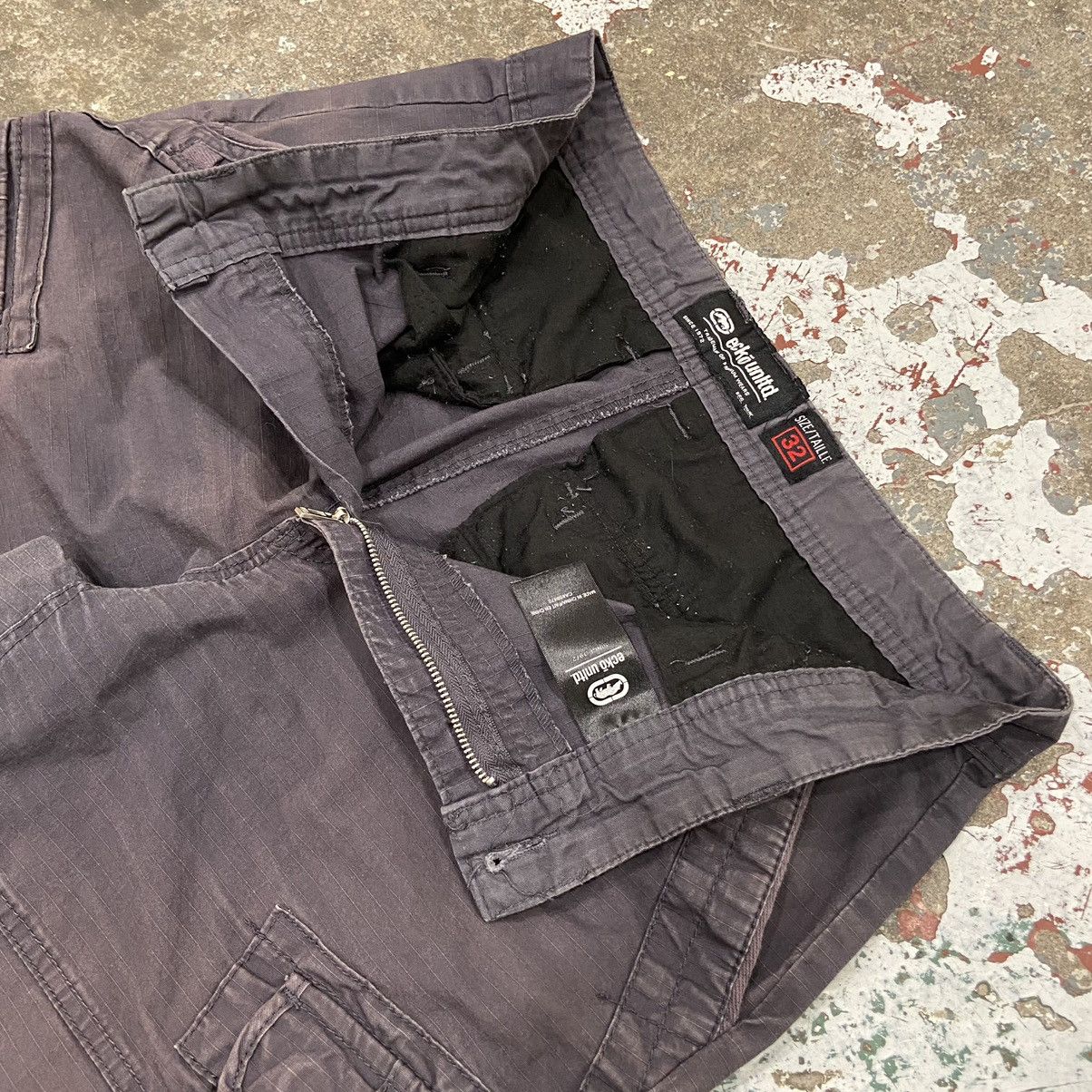 Ecko Unltd. Ecko Unltd Grey Baggy Cargo Shorts Size US 34 / EU 50 - 5 Thumbnail