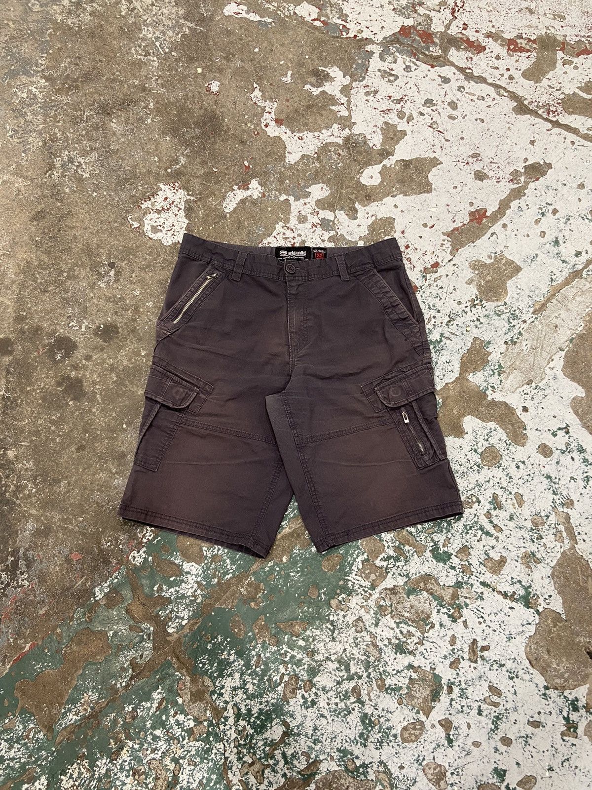 Ecko Unltd. Ecko Unltd Grey Baggy Cargo Shorts Size US 34 / EU 50 - 1 Thumbnail