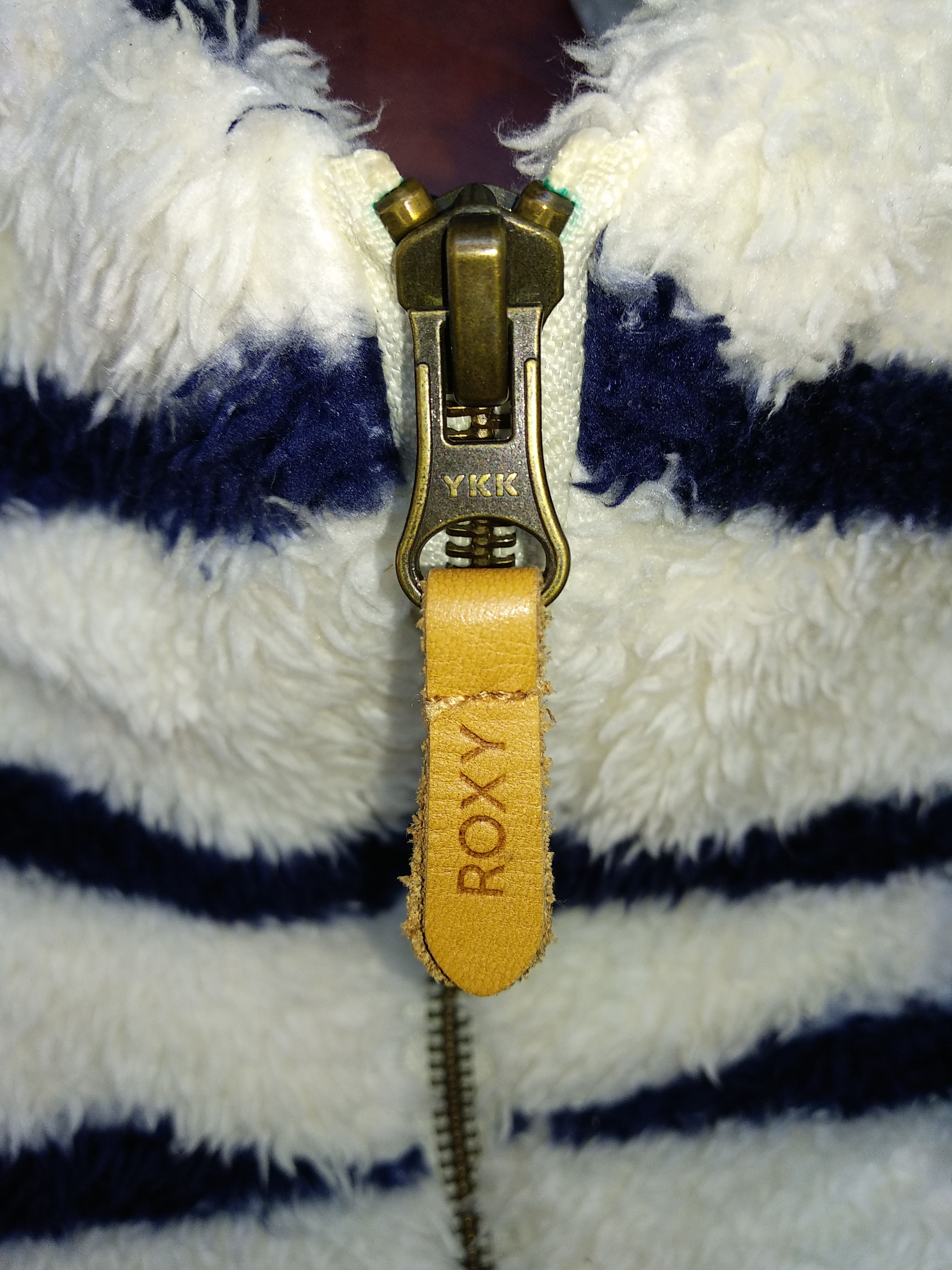 Quicksilver Roxy Sherpa Hoodie Sweater/Size L/Good Condition Size US L / EU 52-54 / 3 - 4 Thumbnail