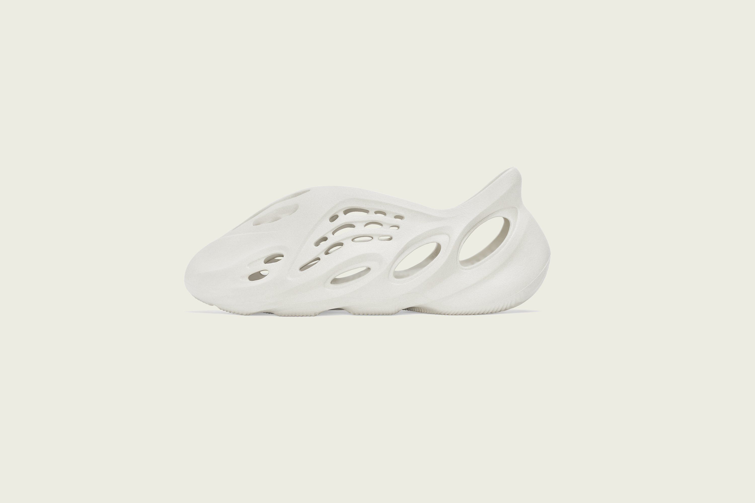 Adidas × Kanye West Adidas Yeezy Sand Foam Runner Size US 11 / EU 44 - 1 Thumbnail