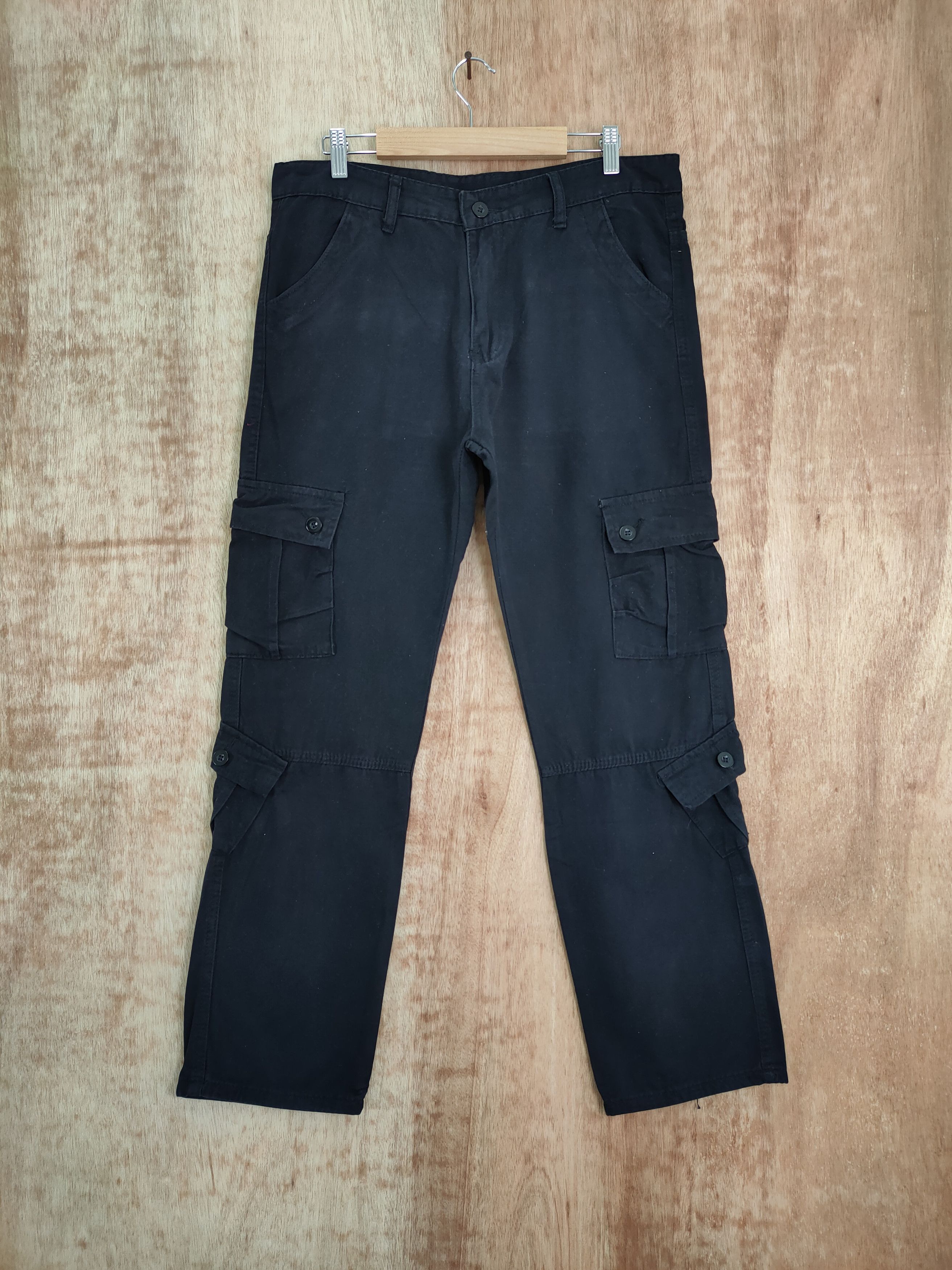 Japanese Brand 8 POCKET JAPANESE BRAND BLACK CARGO PANTS Size US 33 - 1 Thumbnail