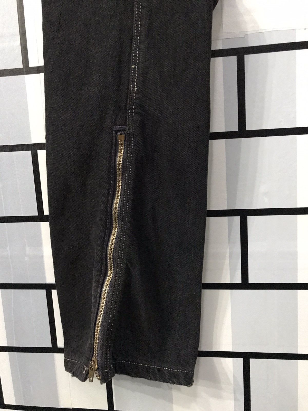 Levi's × Vintage Vintage 90’s Levi’s Engineered Twisted Zipper ankle denim Size US 30 / EU 46 - 14 Thumbnail