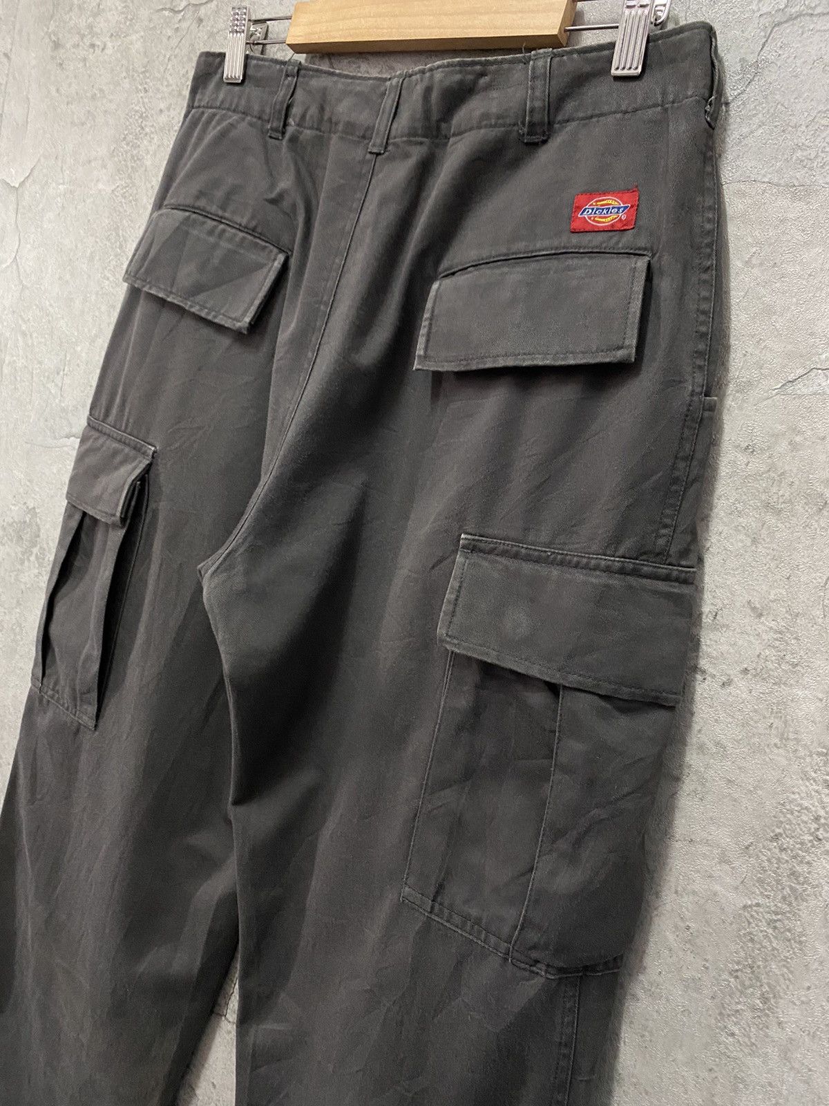 Dickies × Vintage Vintage Dickies Cargo Technical Multi Pocket Baggy Pants Size US 30 / EU 46 - 11 Thumbnail