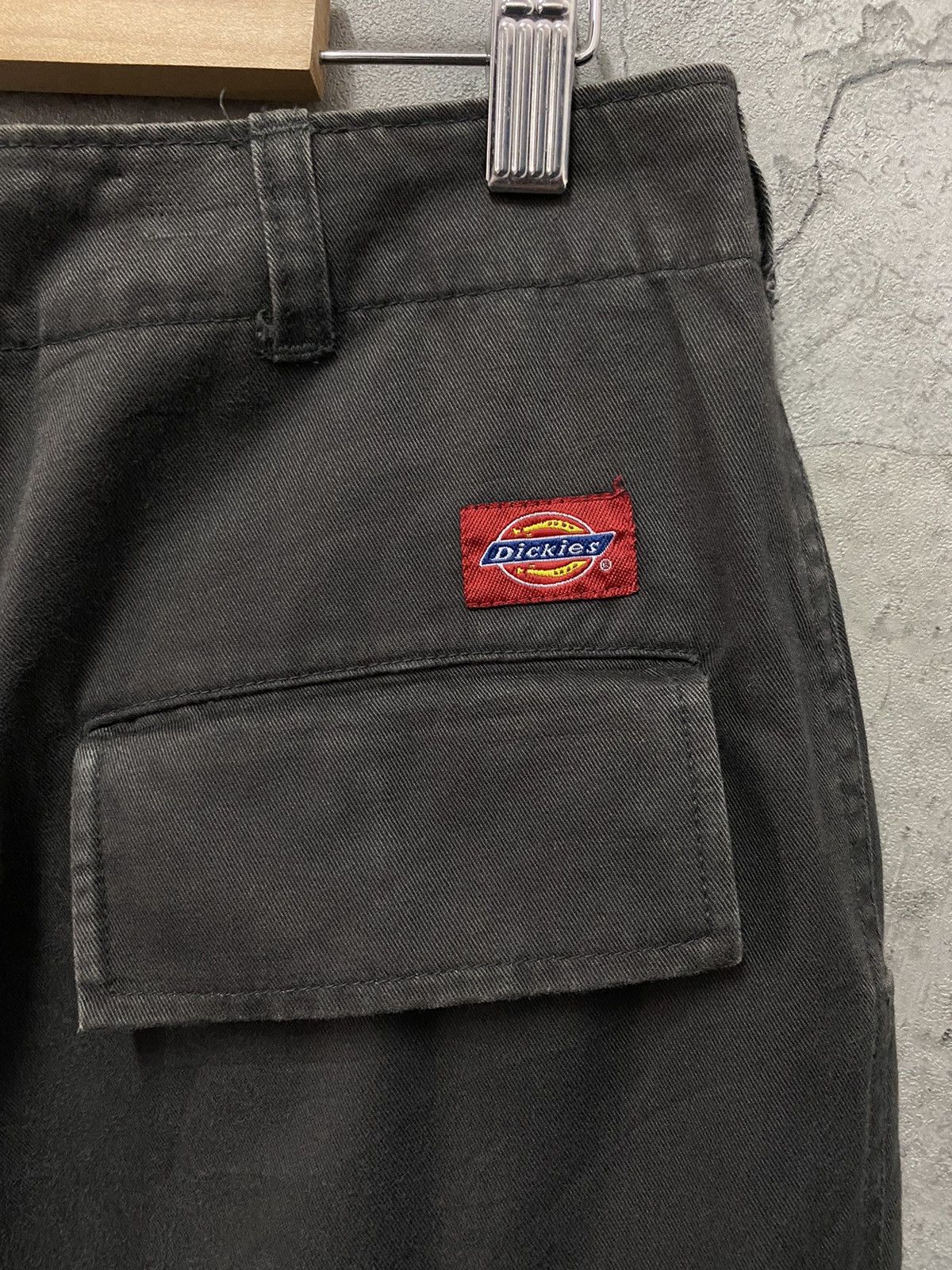 Dickies × Vintage Vintage Dickies Cargo Technical Multi Pocket Baggy Pants Size US 30 / EU 46 - 12 Thumbnail