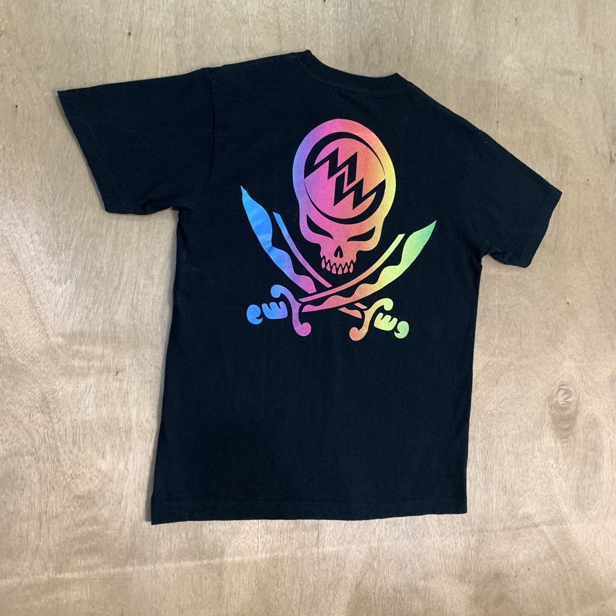 HAL Studios HIGH & LOWS MIGHTY WARRIOR Rainbow Skull Graphic Summer Tee Size US S / EU 44-46 / 1 - 11 Thumbnail