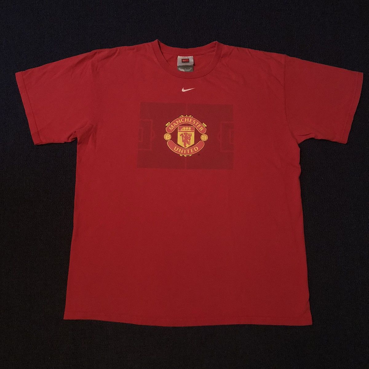Nike Vintage 00s Nike Manchester United Center Swoosh Logo Tee Size US L / EU 52-54 / 3 - 3 Thumbnail
