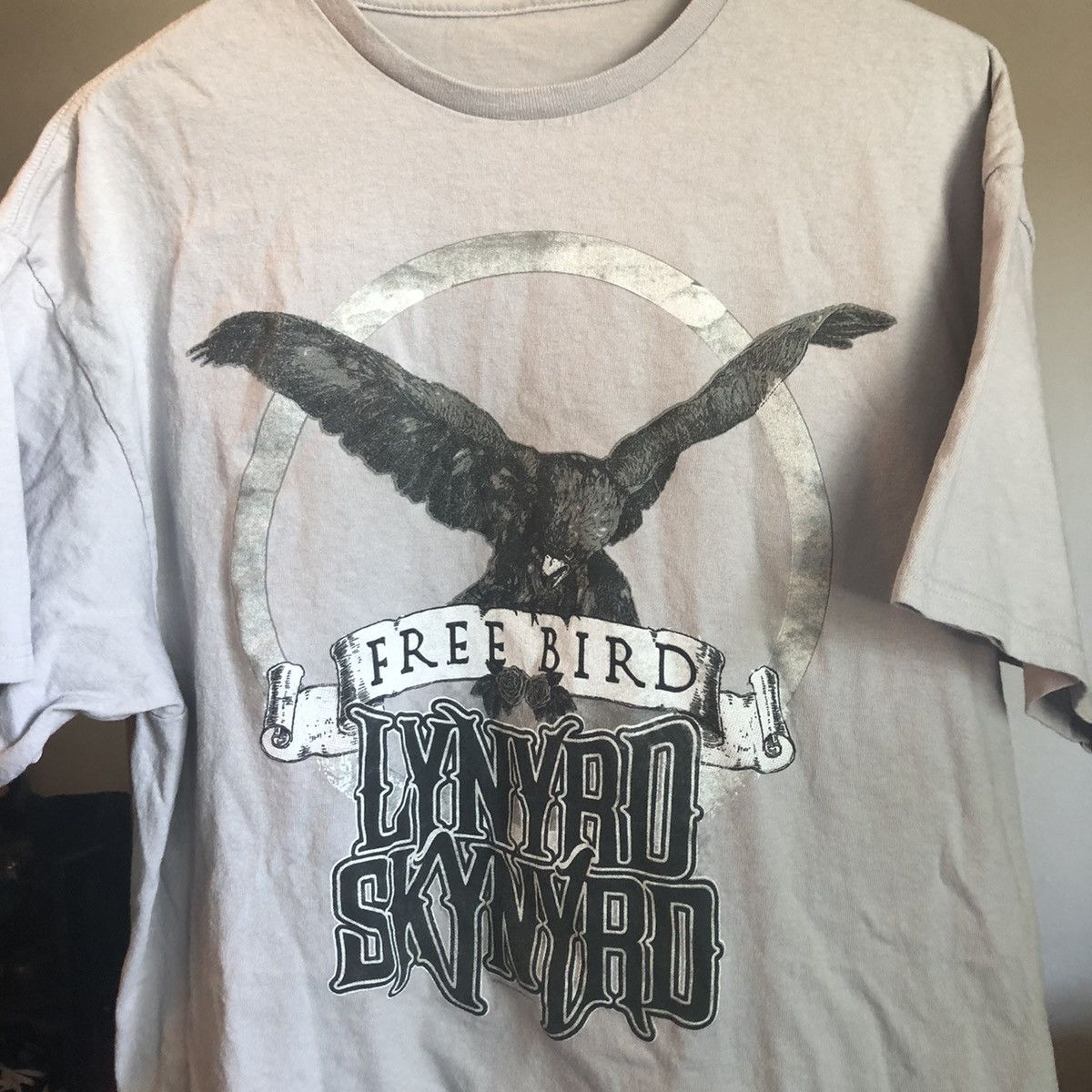 Band Tees Vintage Lynyrd Skynyrd Free Bird Tour Graphic Tee Shirt 2018 Size US XL / EU 56 / 4 - 1 Thumbnail