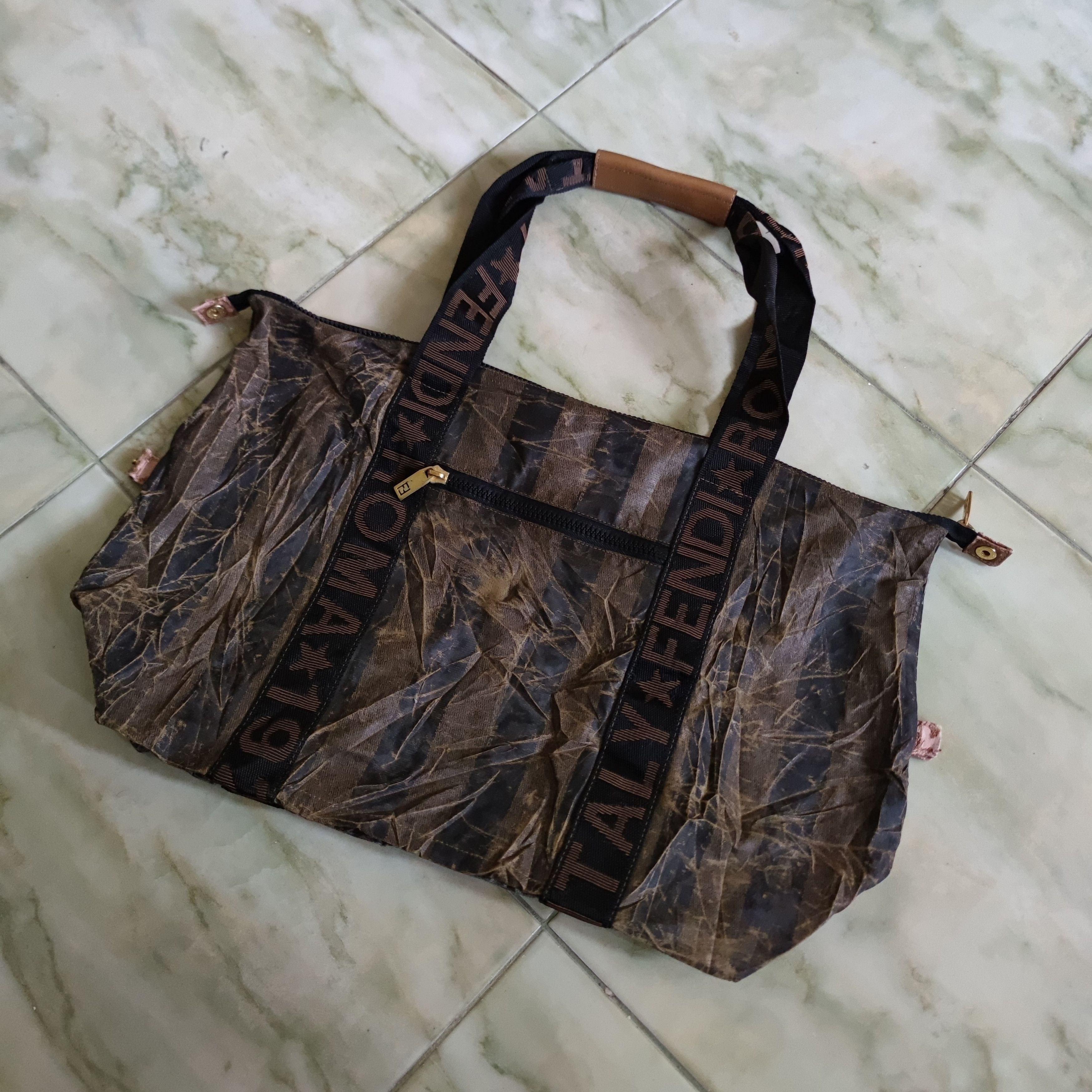 AUTHENTIC VINTAGE FENDI ROMA VERY WORN BAG