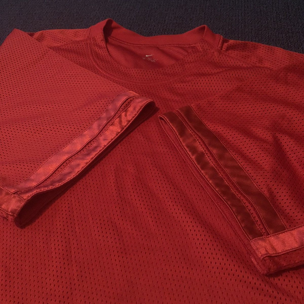 Nike Vintage Nike Center Swoosh Basketball Short Sleeve Jersey Size US XL / EU 56 / 4 - 6 Thumbnail