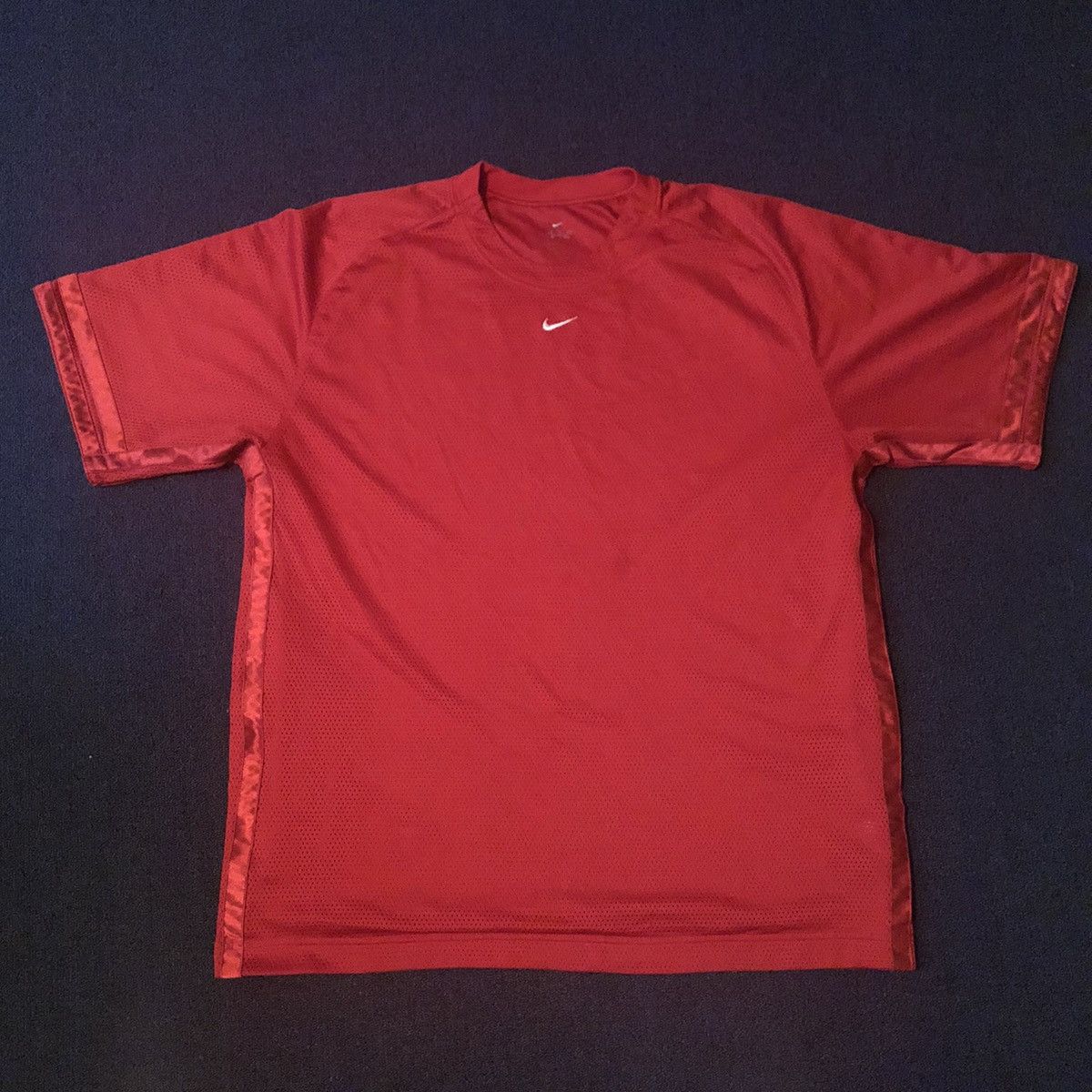 Nike Vintage Nike Center Swoosh Basketball Short Sleeve Jersey Size US XL / EU 56 / 4 - 2 Thumbnail