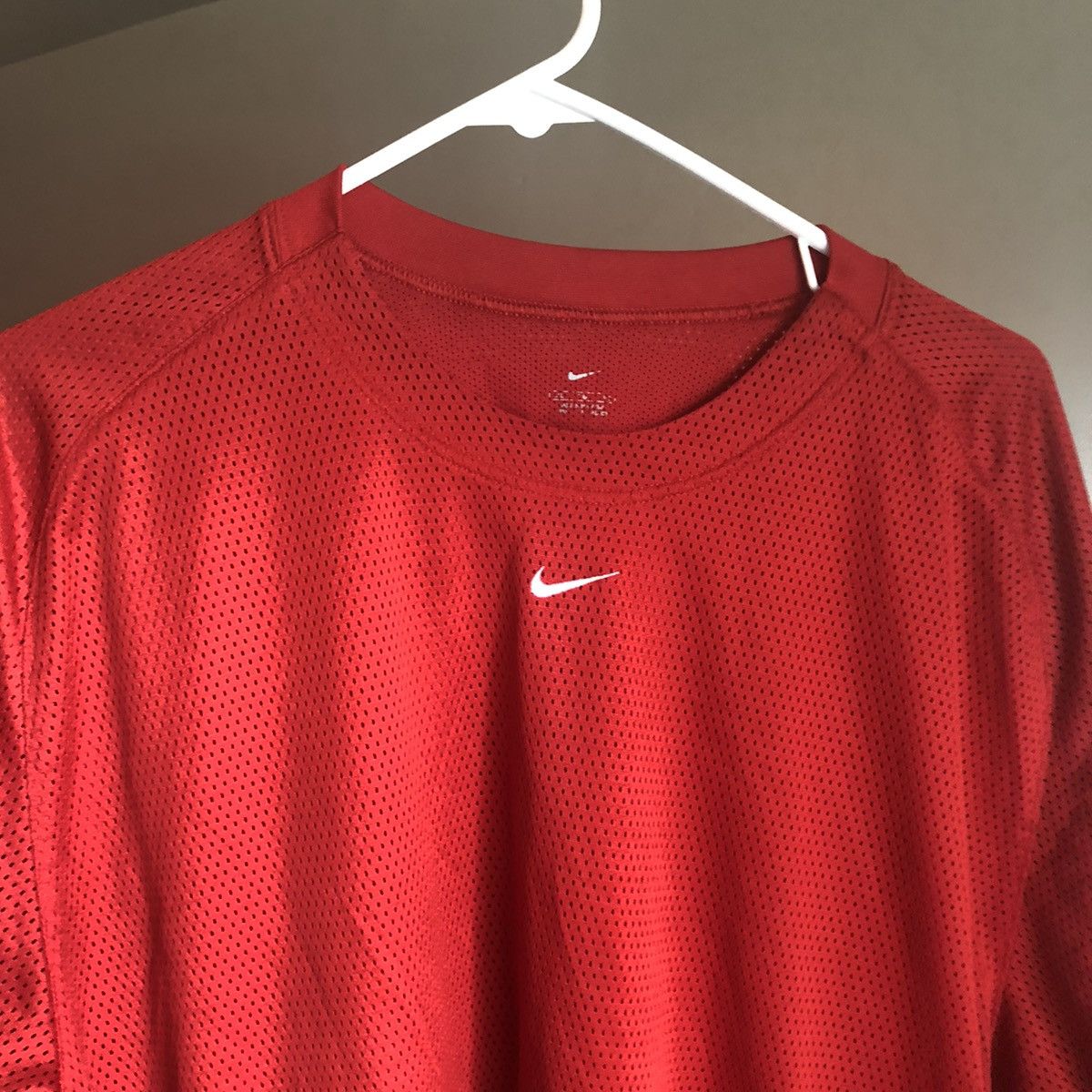 Nike Vintage Nike Center Swoosh Basketball Short Sleeve Jersey Size US XL / EU 56 / 4 - 1 Thumbnail