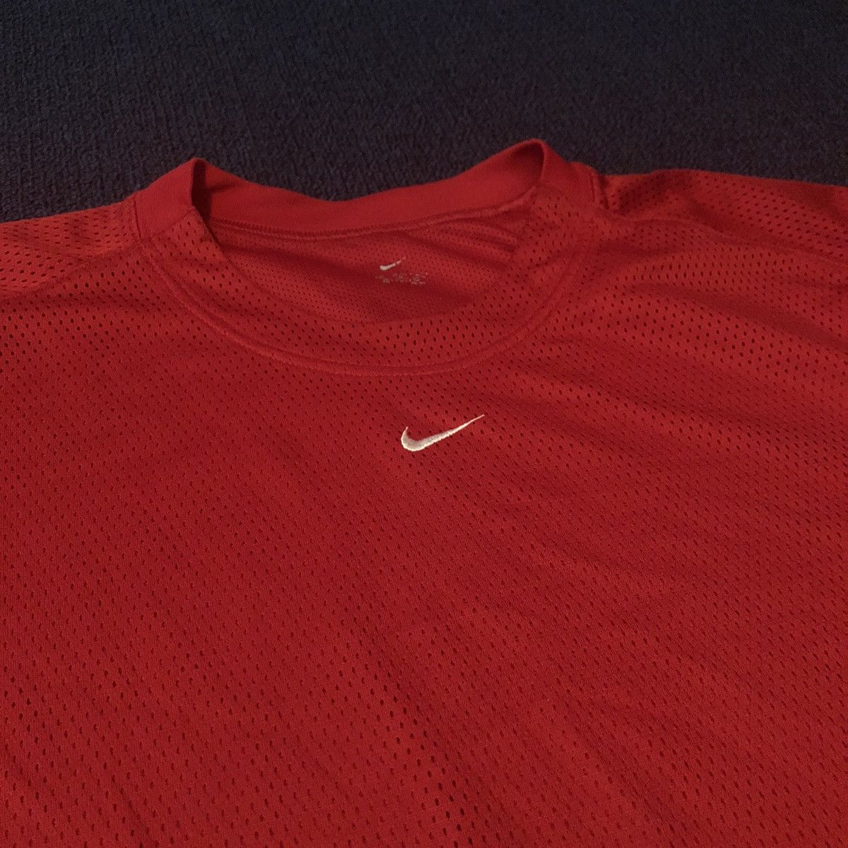 Nike Vintage Nike Center Swoosh Basketball Short Sleeve Jersey Size US XL / EU 56 / 4 - 3 Thumbnail