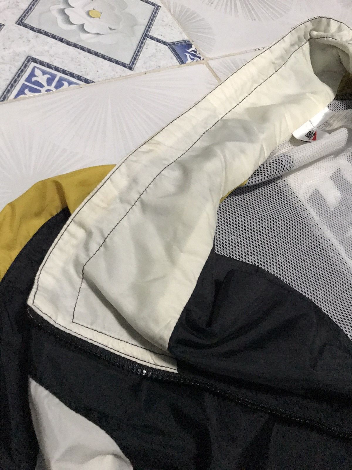 Nike × Vintage Vintage 90s Nike Big Logo Spell Out Nylon Jacket Size US XL / EU 56 / 4 - 19 Thumbnail