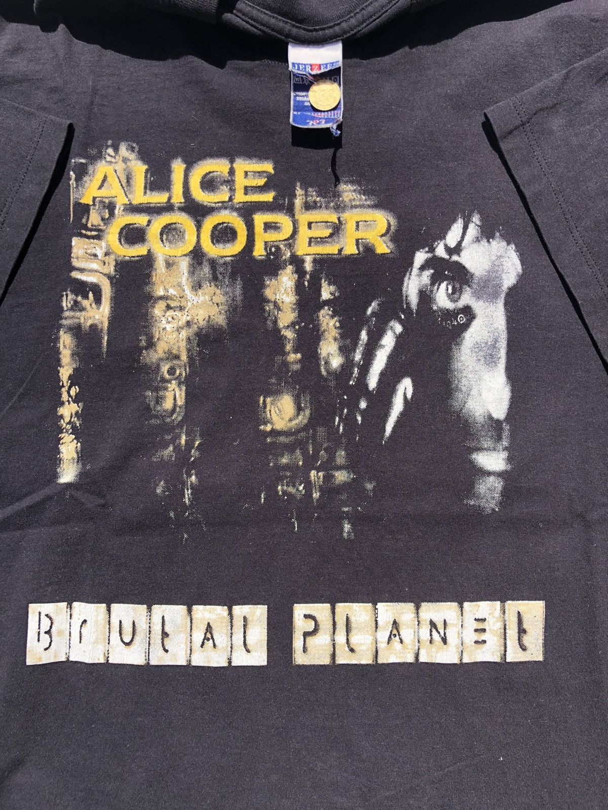 Band Tees Vintage 2000 Alice Cooper Brutal Planet Promo Black Tee Size US XL / EU 56 / 4 - 3 Thumbnail